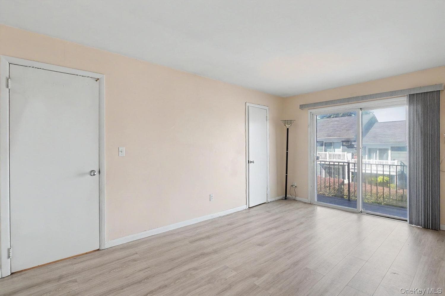 280 Parkside Drive thumbnail 16