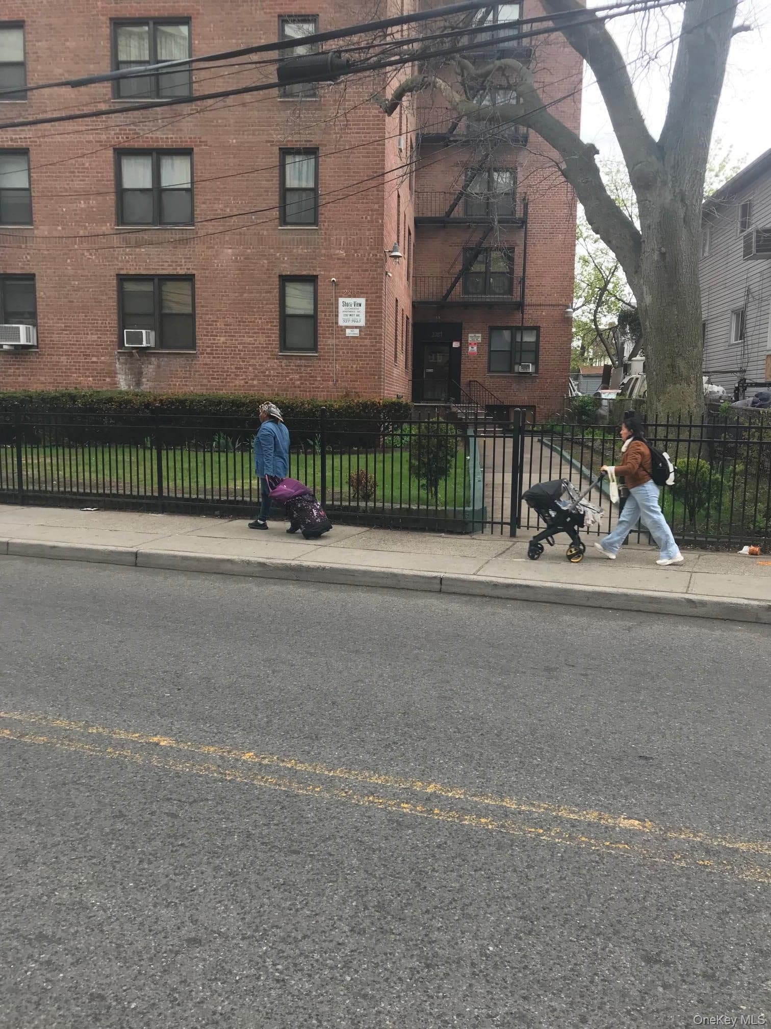 2287 Mott Ave Ave Unit: 1A, Far Rockaway