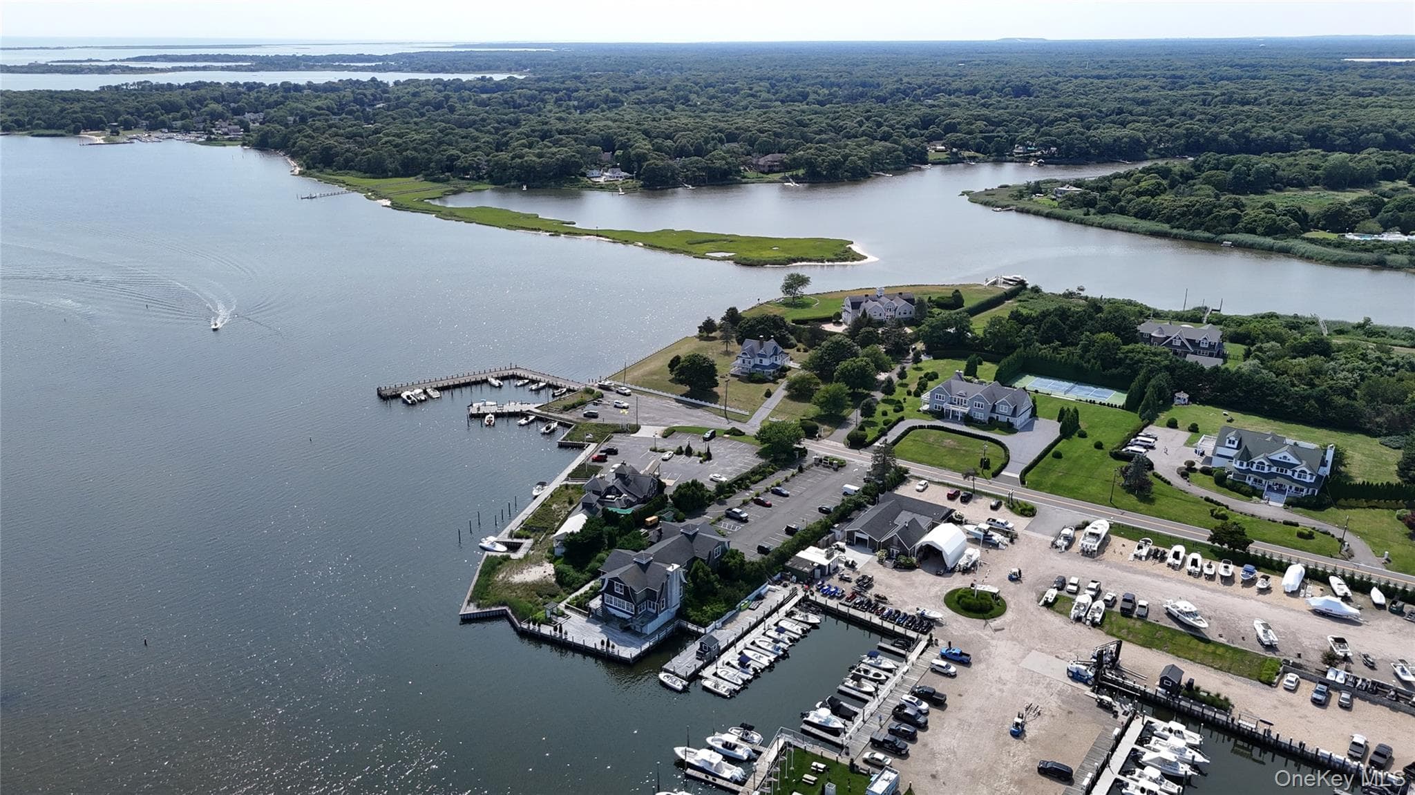 61 S Bay Avenue thumbnail 19