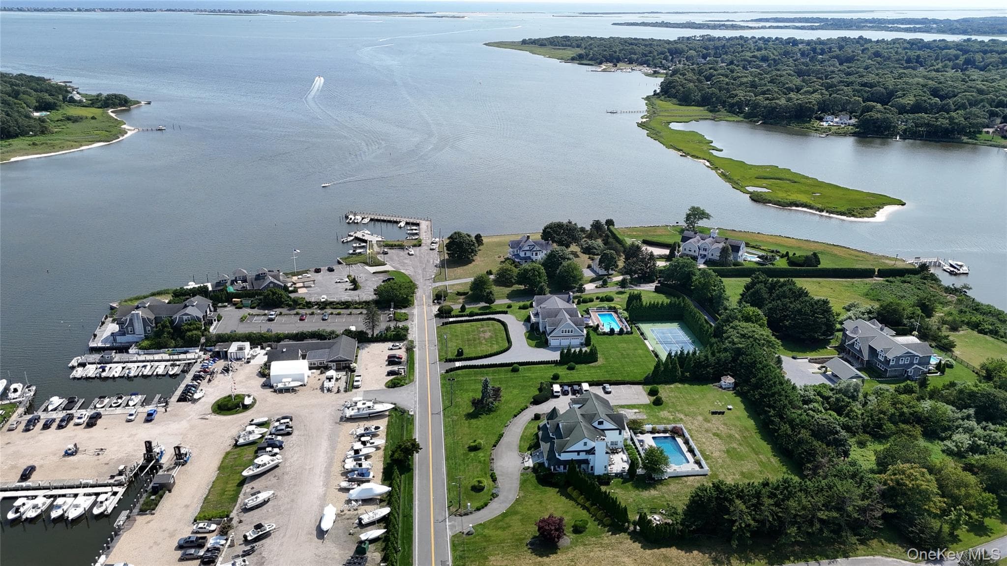 61 S Bay Avenue thumbnail 24
