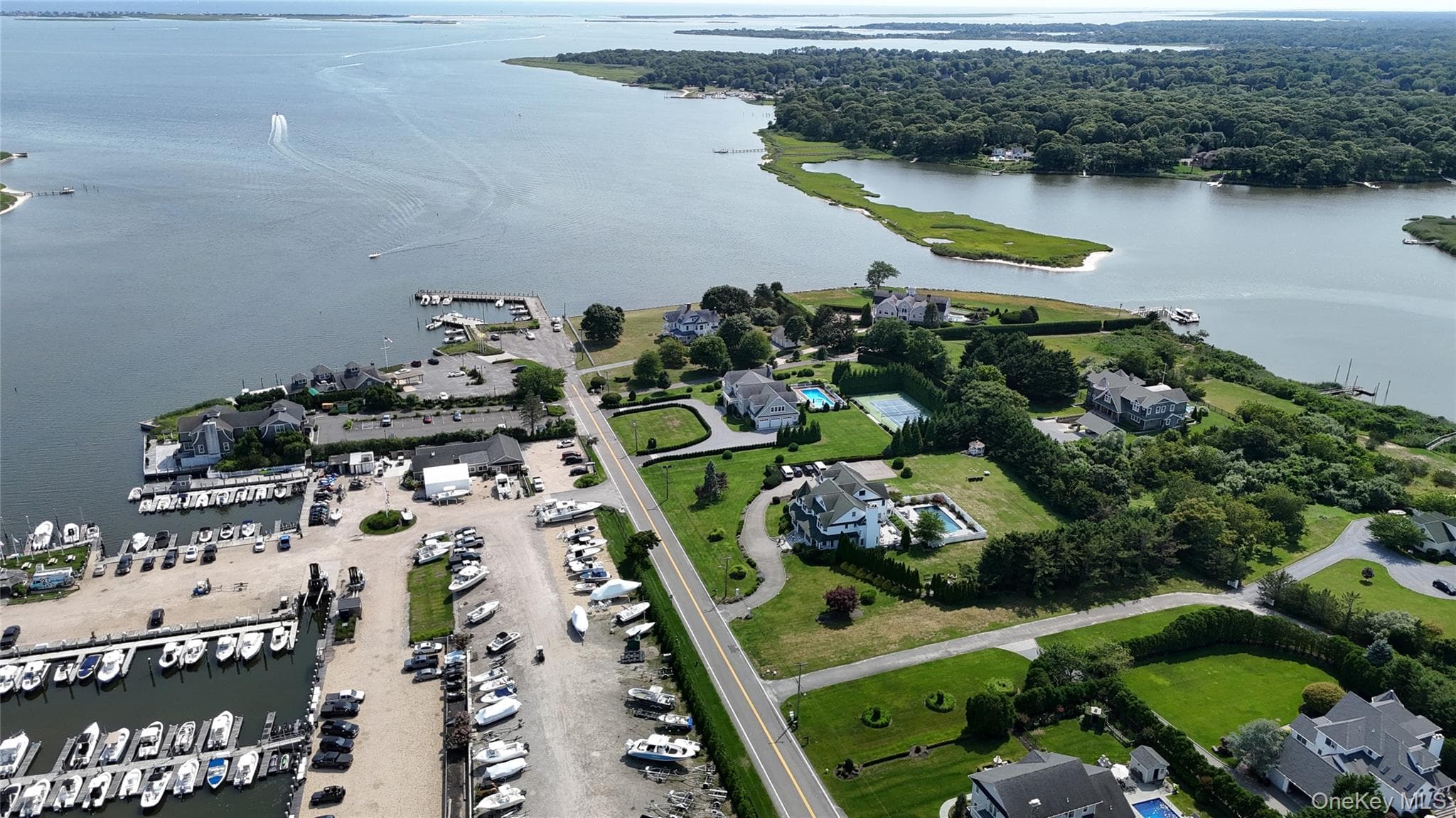 61 S Bay Avenue thumbnail 23