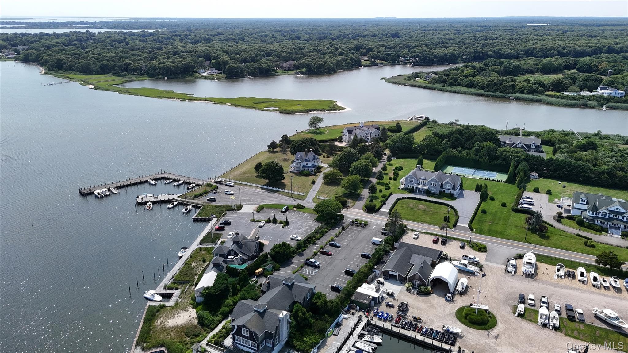 61 S Bay Avenue thumbnail 18