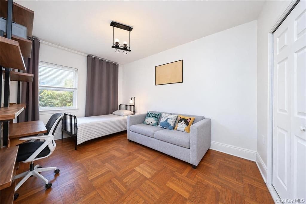 2454 E 18th Street thumbnail 15