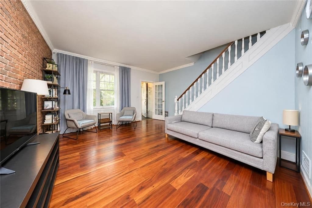 2454 E 18th Street thumbnail 6