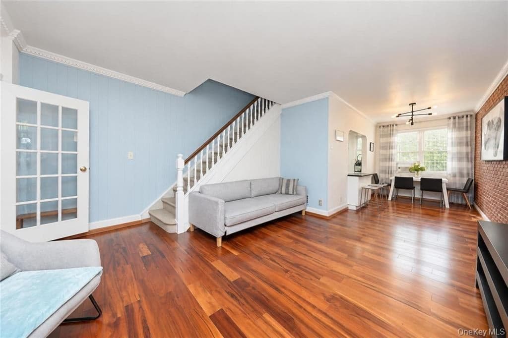 2454 E 18th Street thumbnail 5