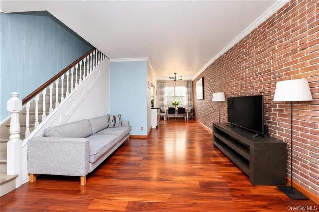 2454 E 18th Street thumbnail 8