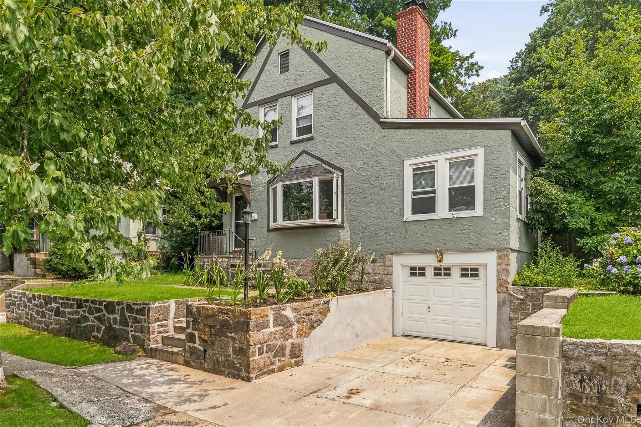 218 Sedgwick Avenue thumbnail 4