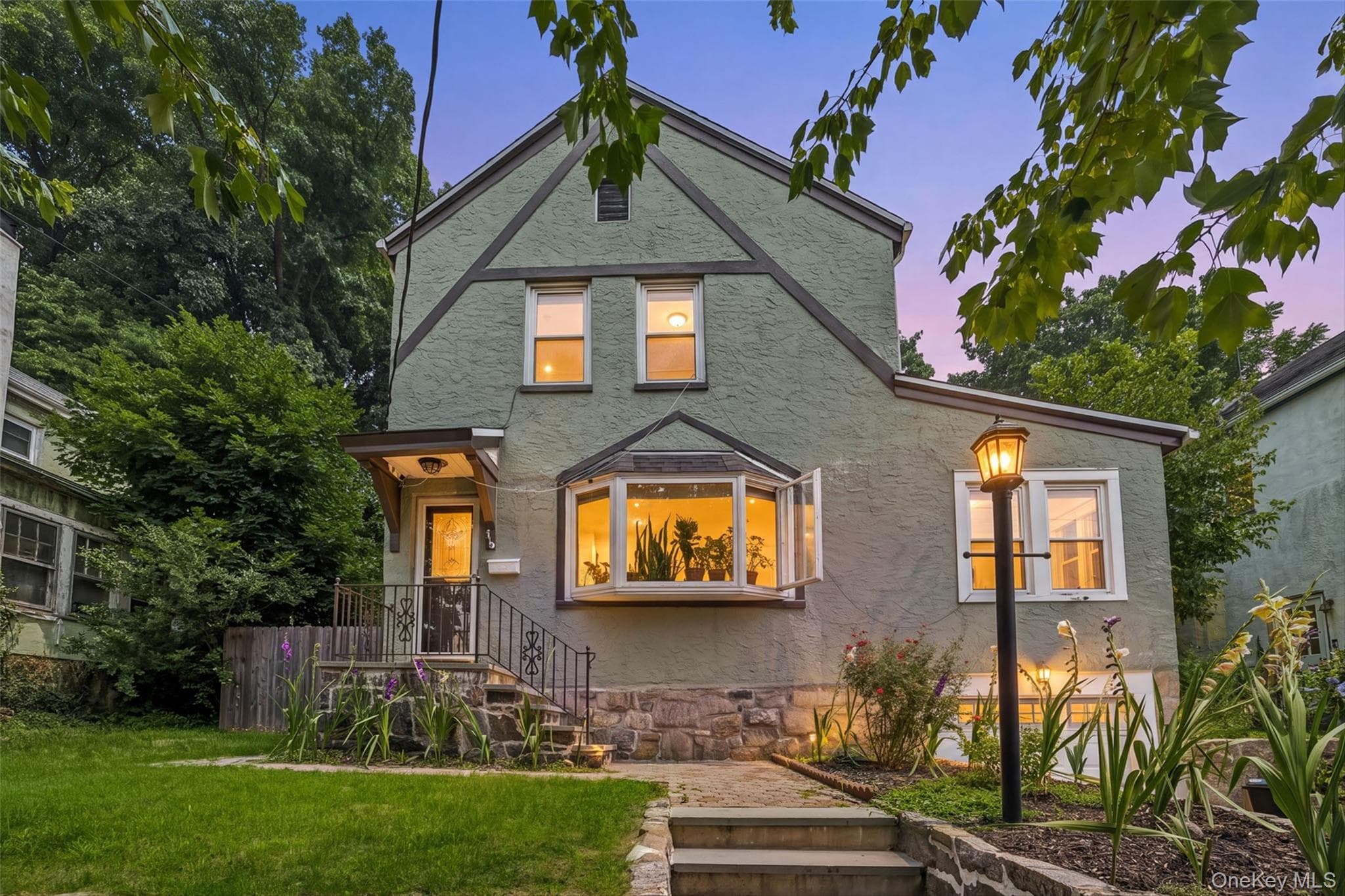 218 Sedgwick Avenue thumbnail 2