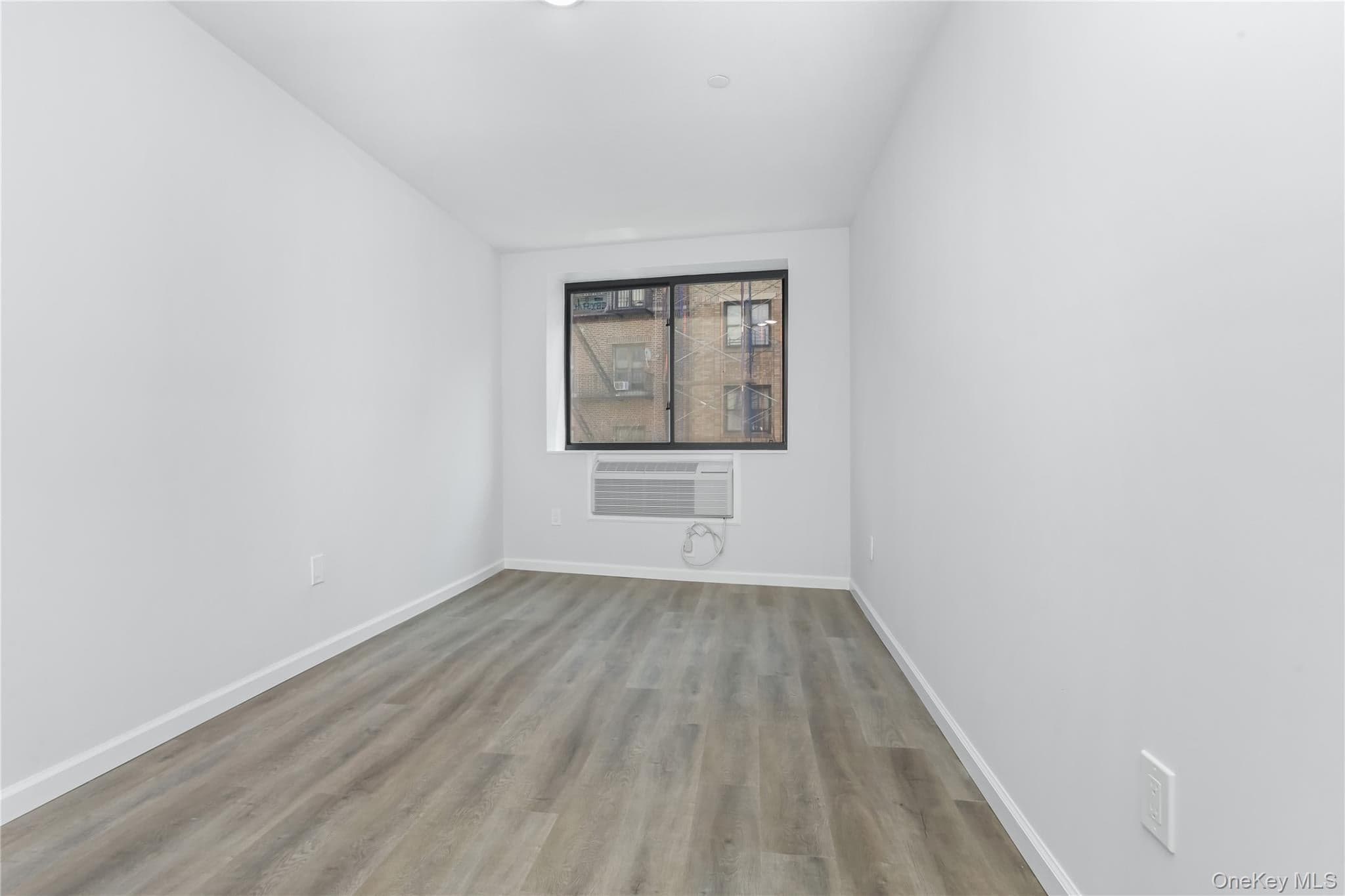 1081 Anderson Ave thumbnail 27