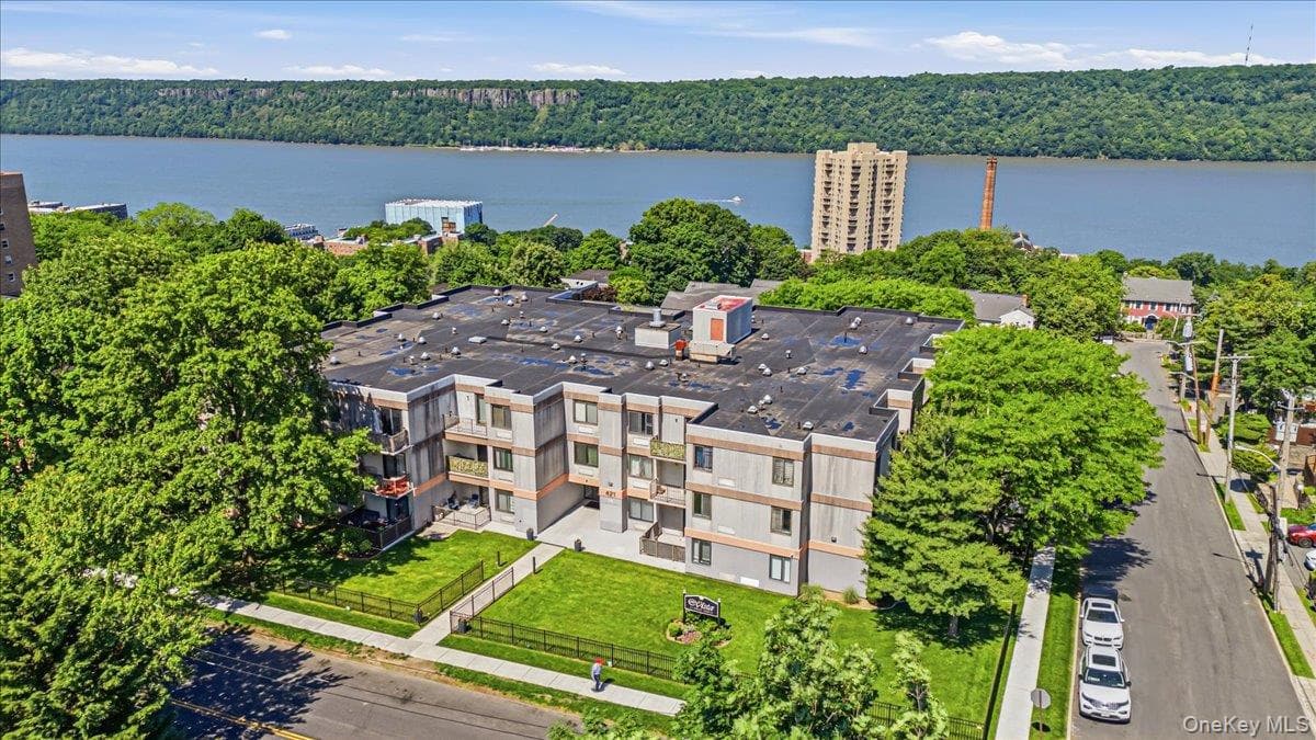 421 N Broadway Unit: 28, Yonkers