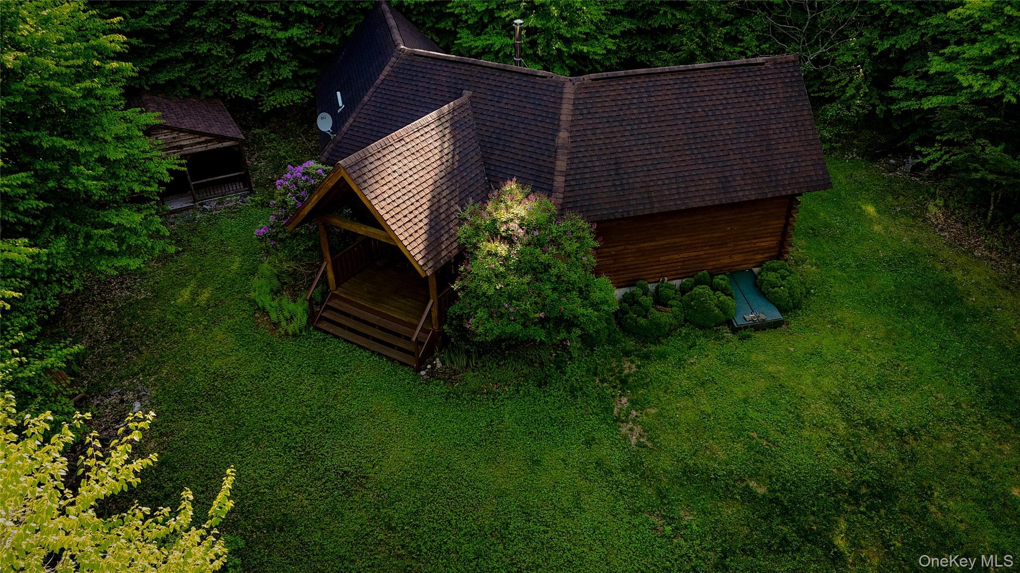 836 Emerald Lake Road photo 1
