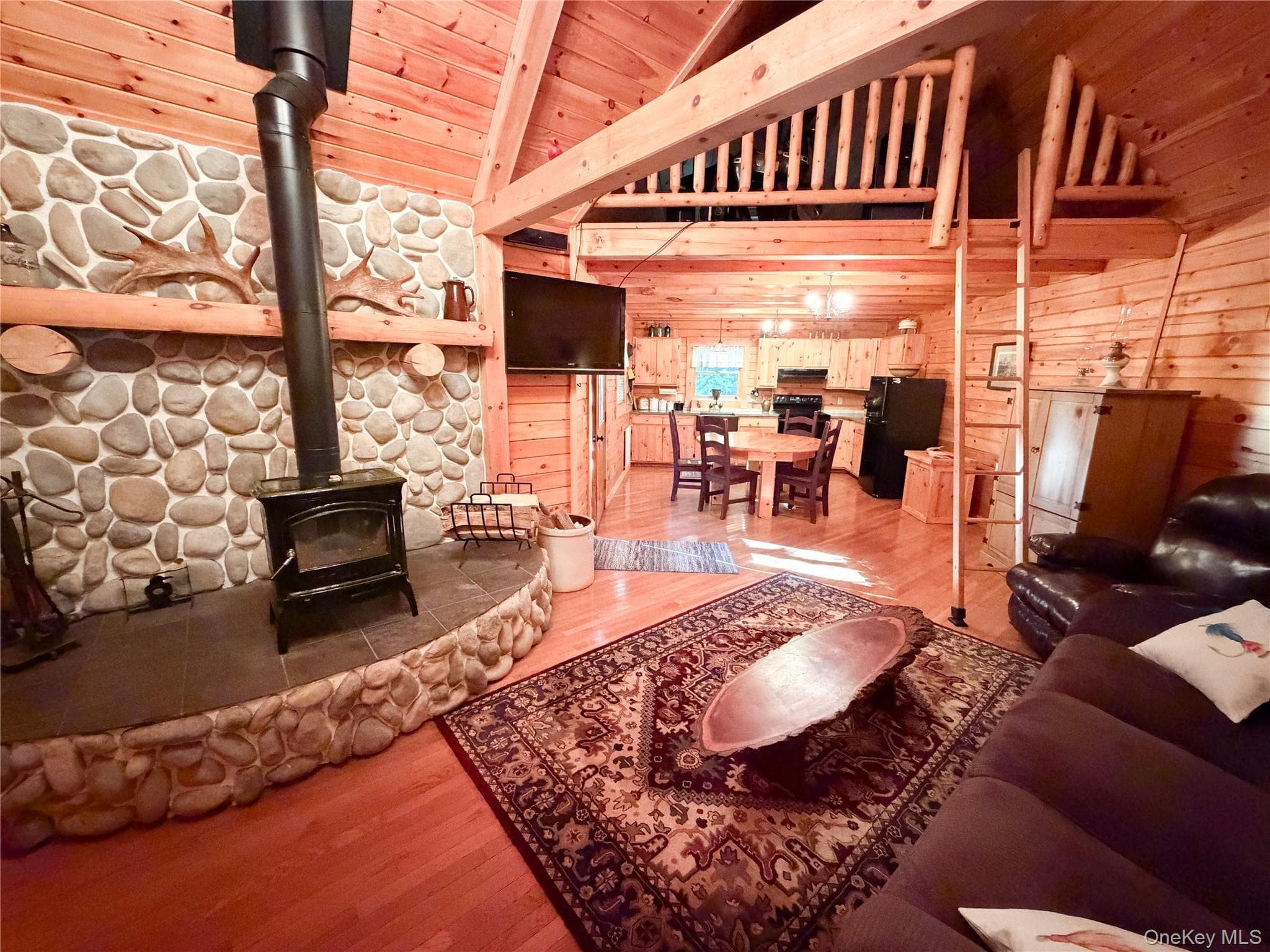 836 Emerald Lake Road thumbnail 10