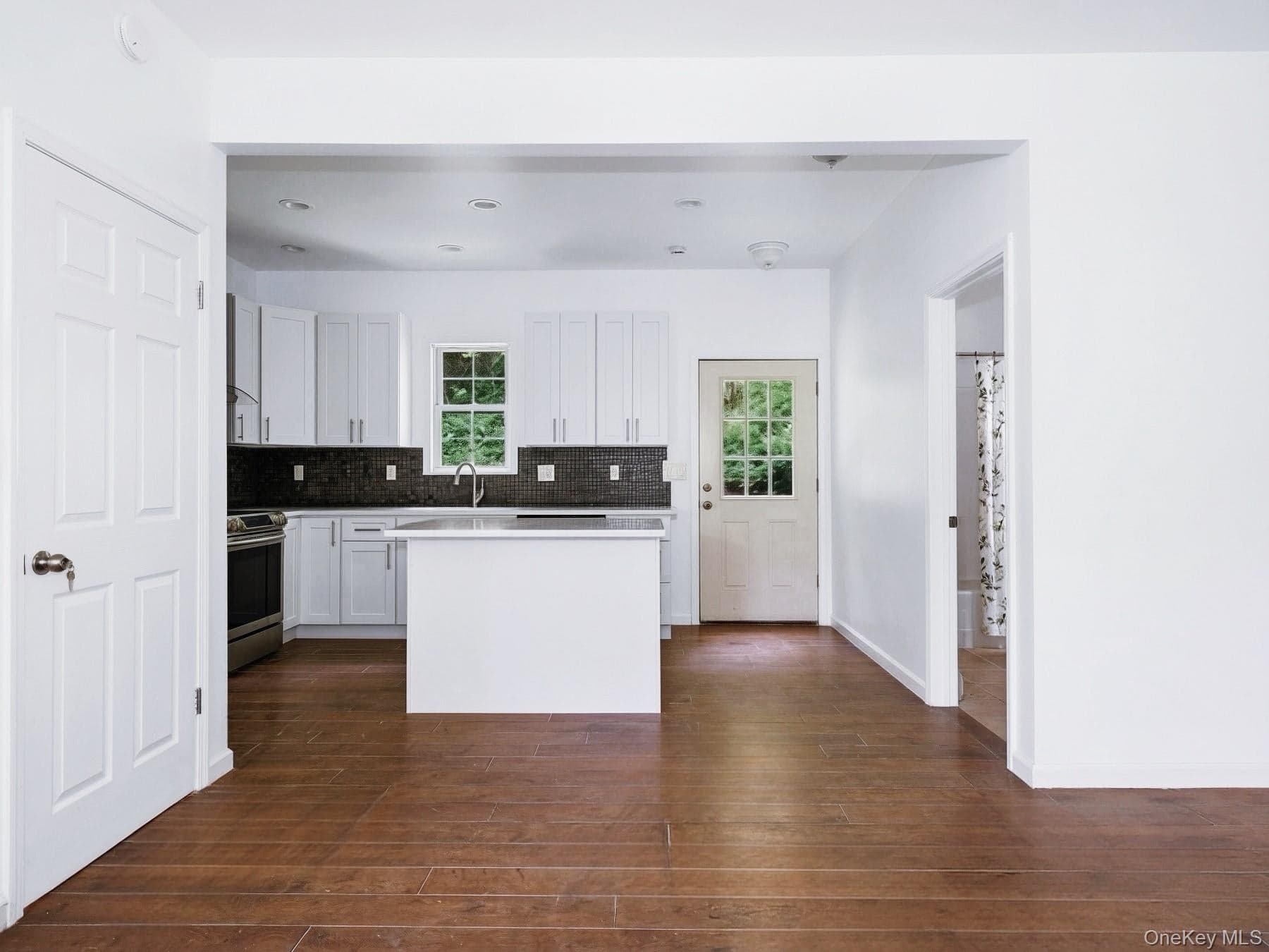 61 Hudson Street thumbnail 11