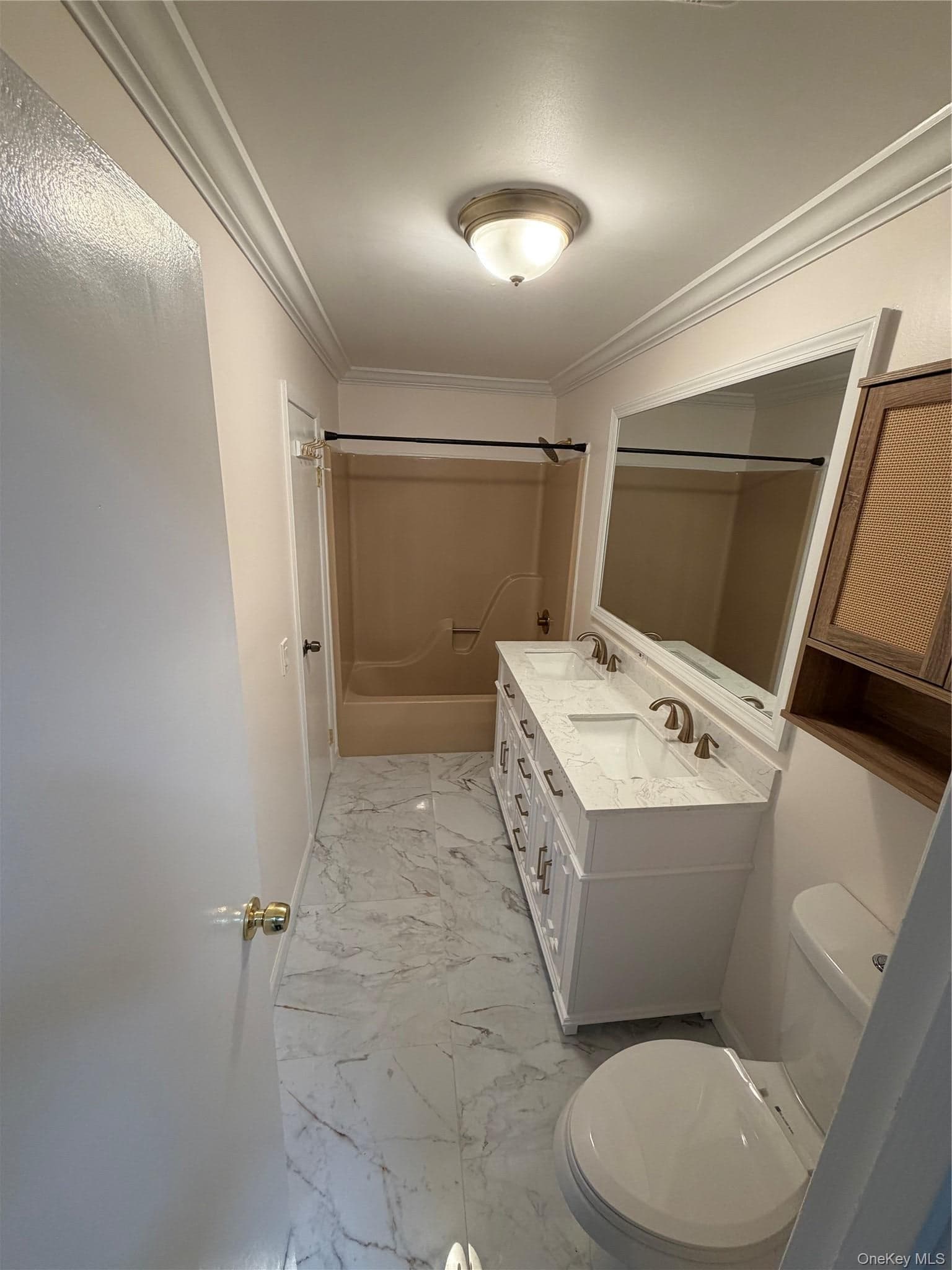 928 Connetquot Avenue thumbnail 9