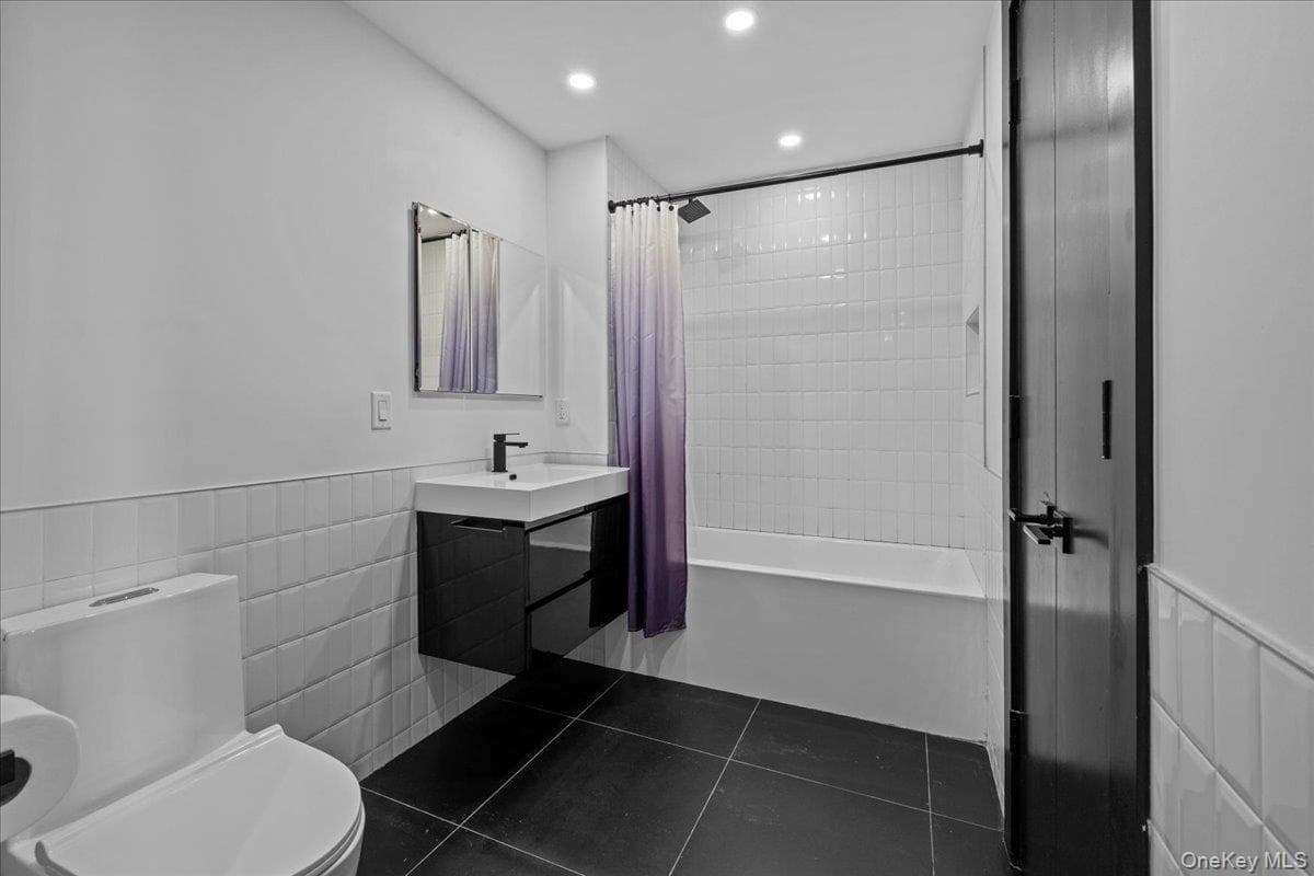 458 E 25th St St Unit: 305 thumbnail 6