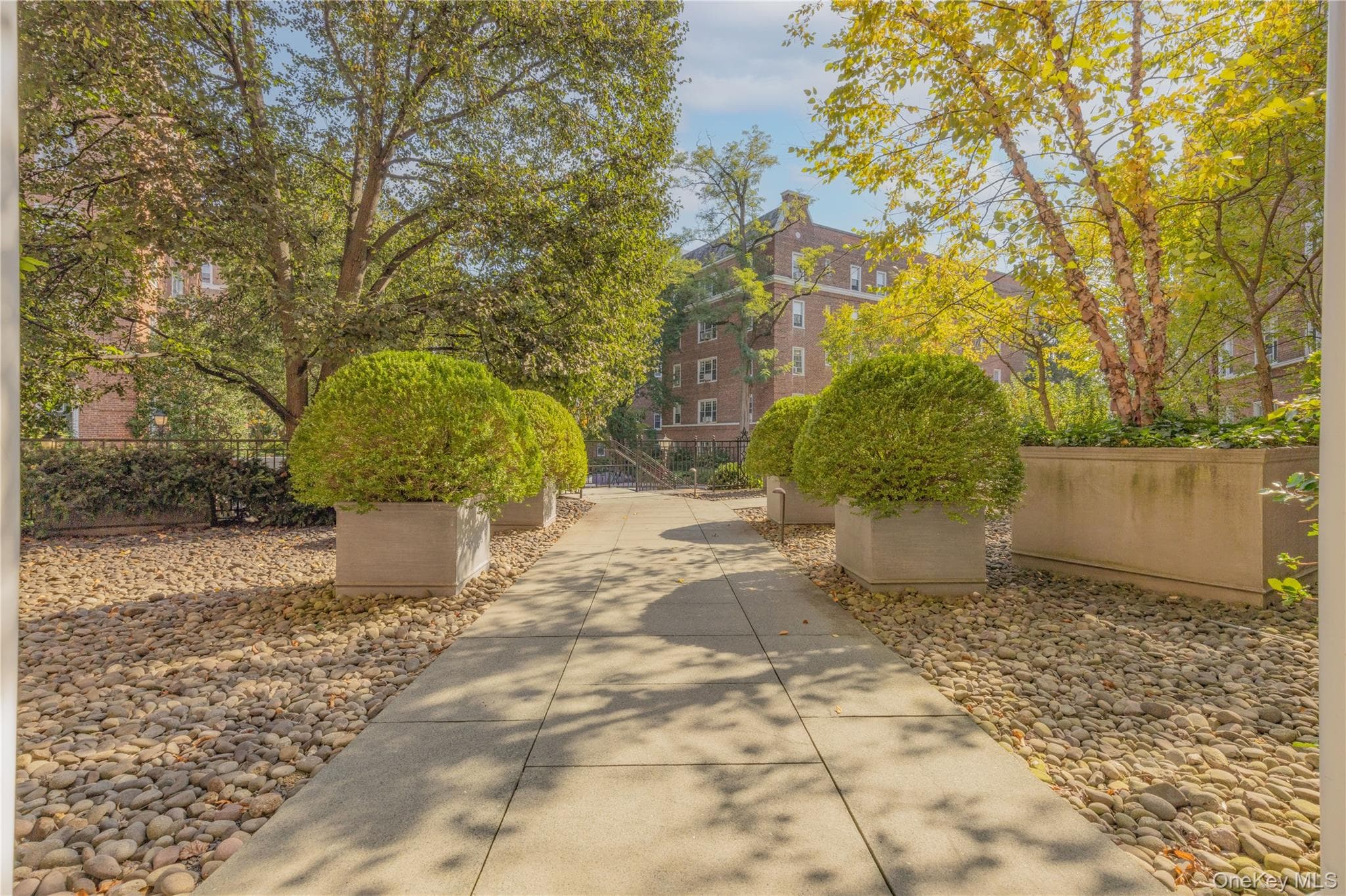 5 Midland Gardens Unit: 2L thumbnail 22