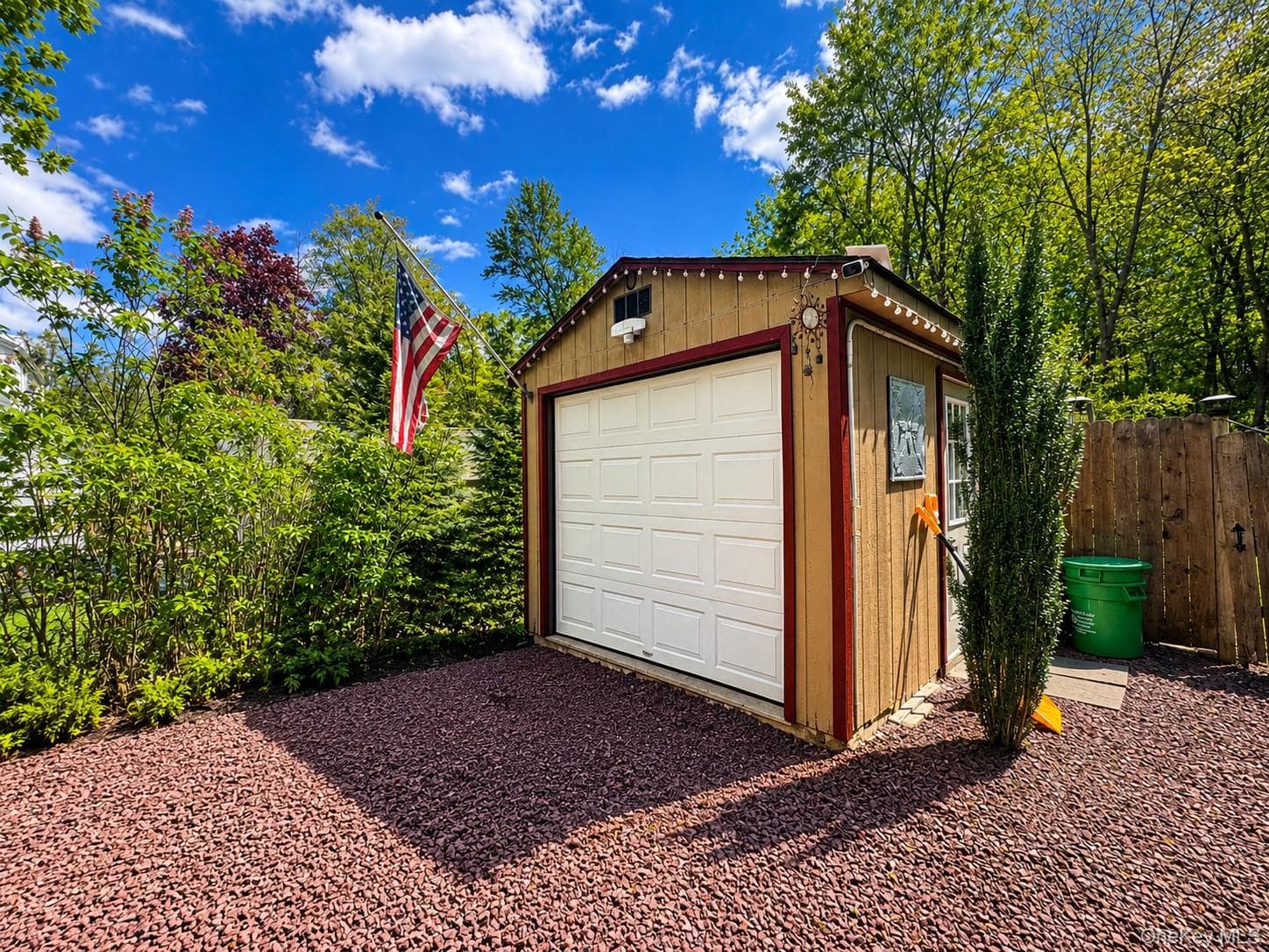 468 W Clarkstown Road thumbnail 20