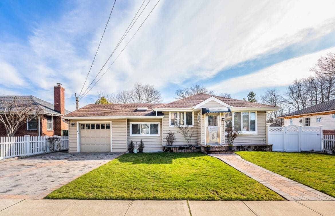 2691 Harrison Avenue photo 1