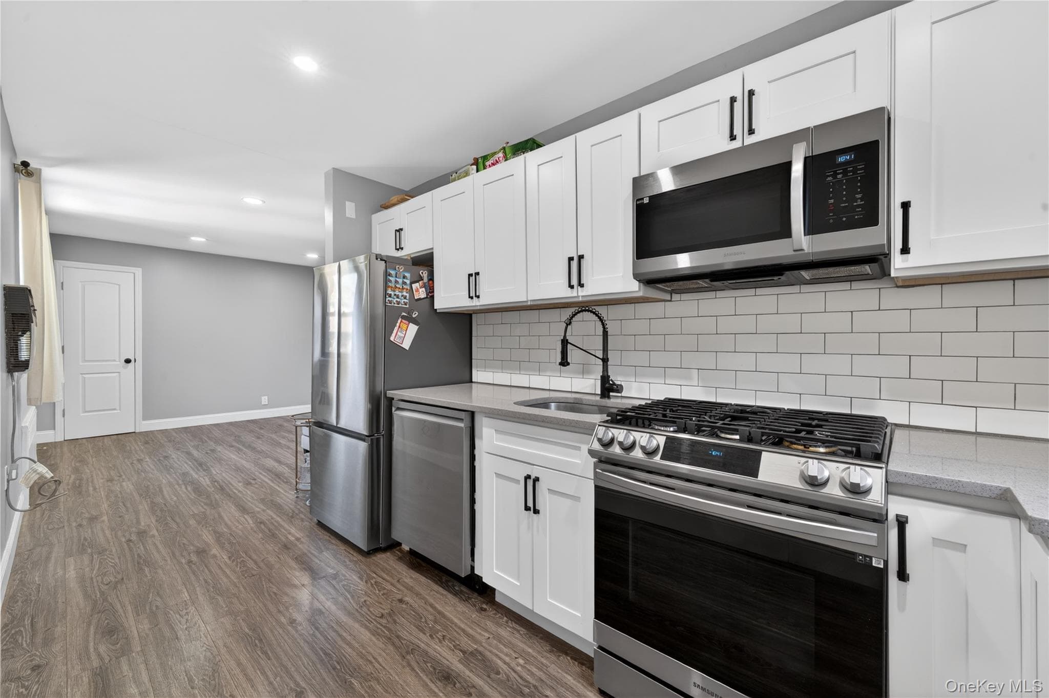 56-21 Douglastion Parkway Unit: Upper, Douglaston