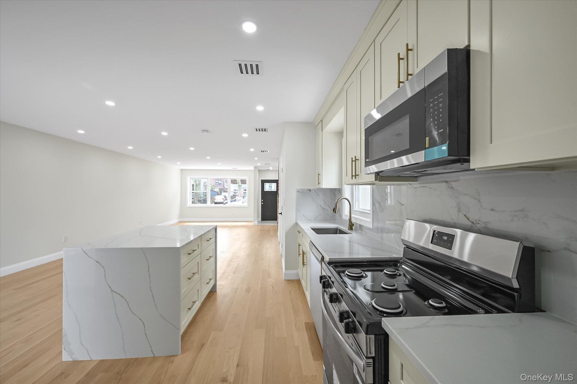 14123 Hoover Avenue thumbnail 23