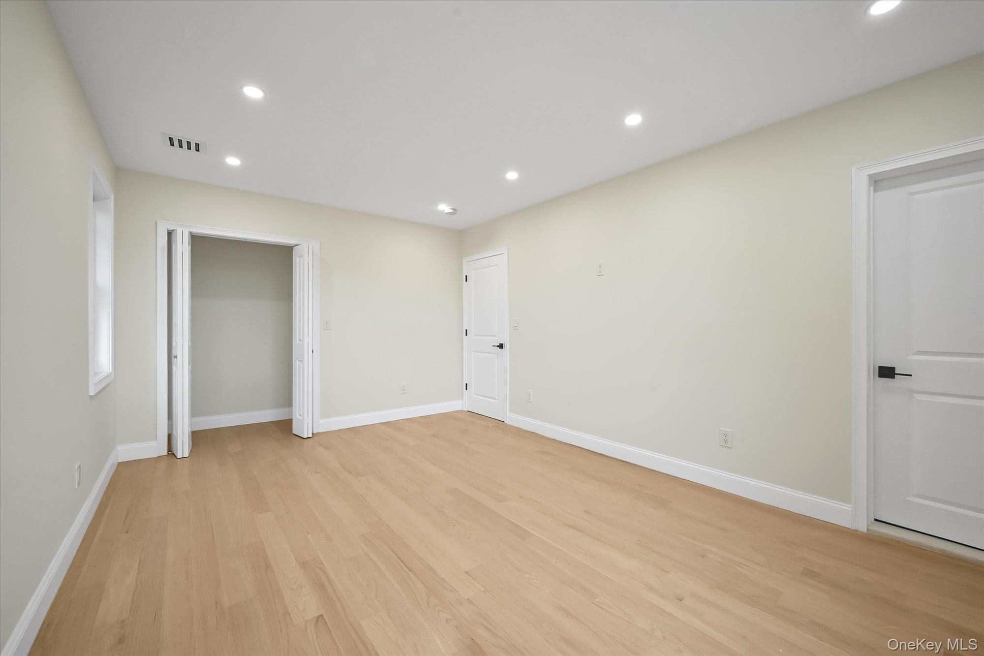 14123 Hoover Avenue thumbnail 4