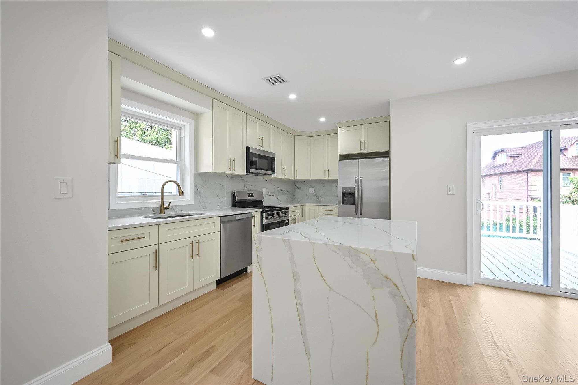 14123 Hoover Avenue thumbnail 26