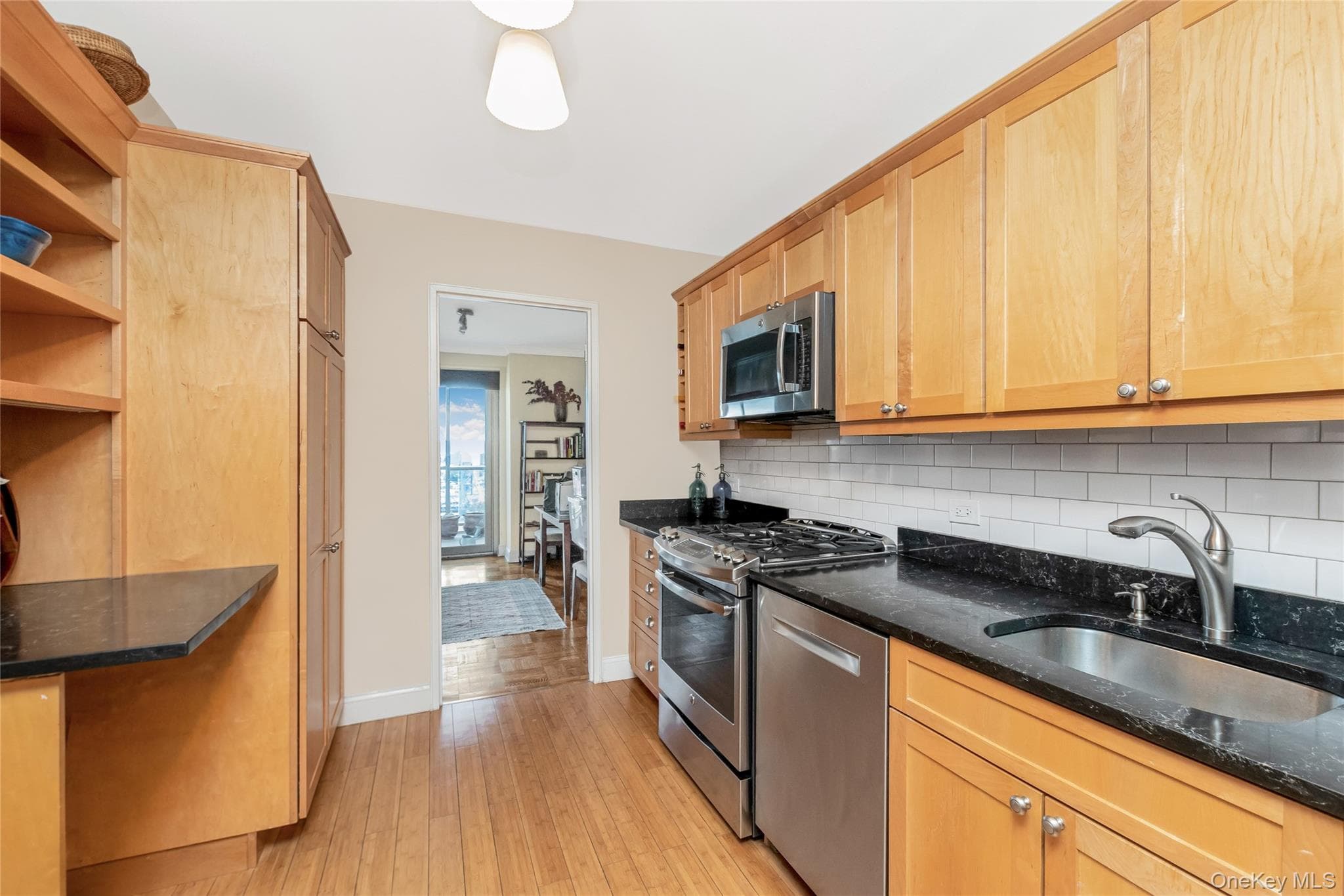 2500 Johnson Avenue Unit: 15R thumbnail 4