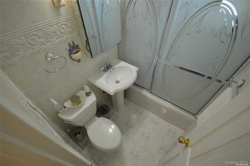 251-34 61st Avenue Unit: 1 thumbnail 18