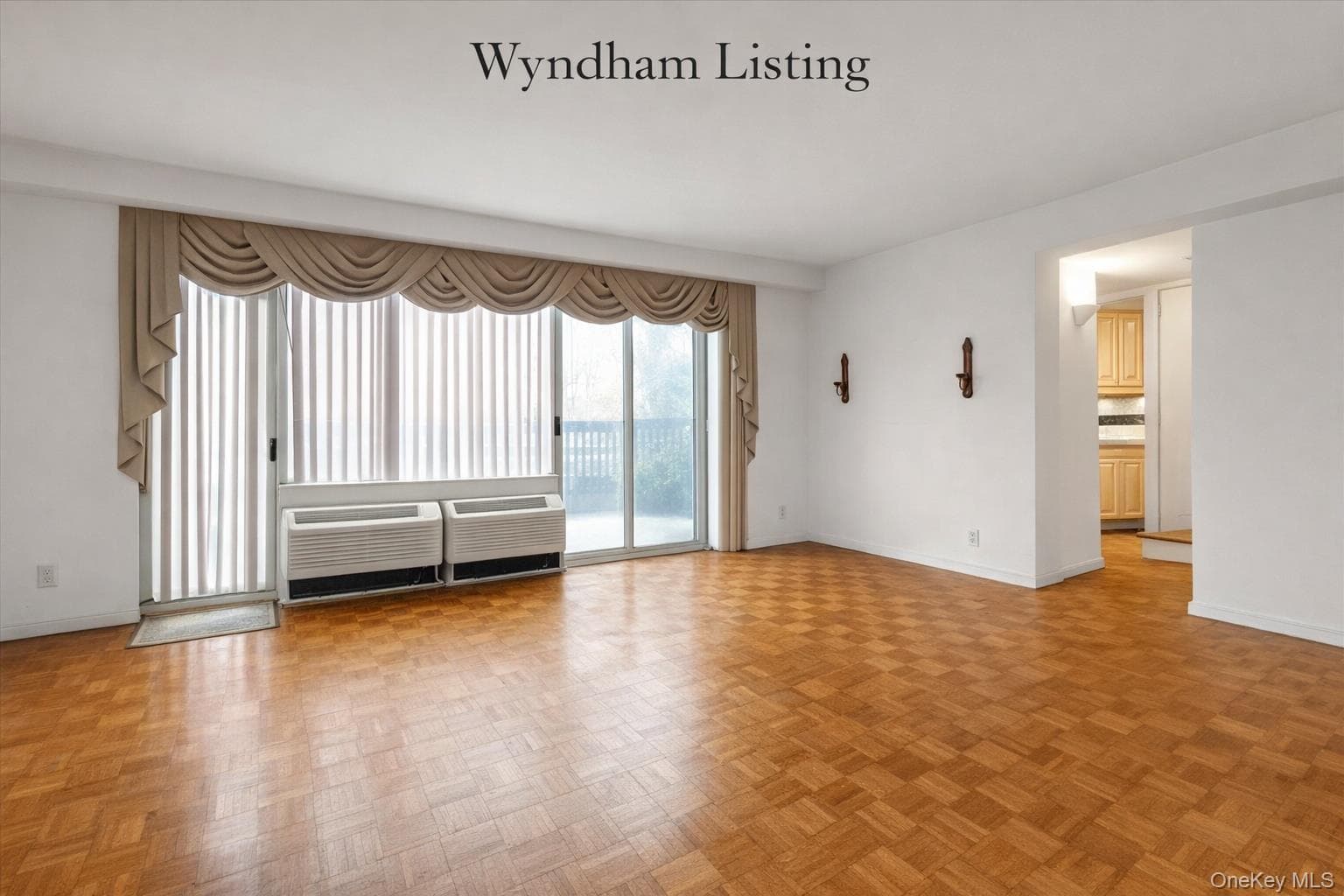 100 Hilton Avenue Unit: M3 thumbnail 2