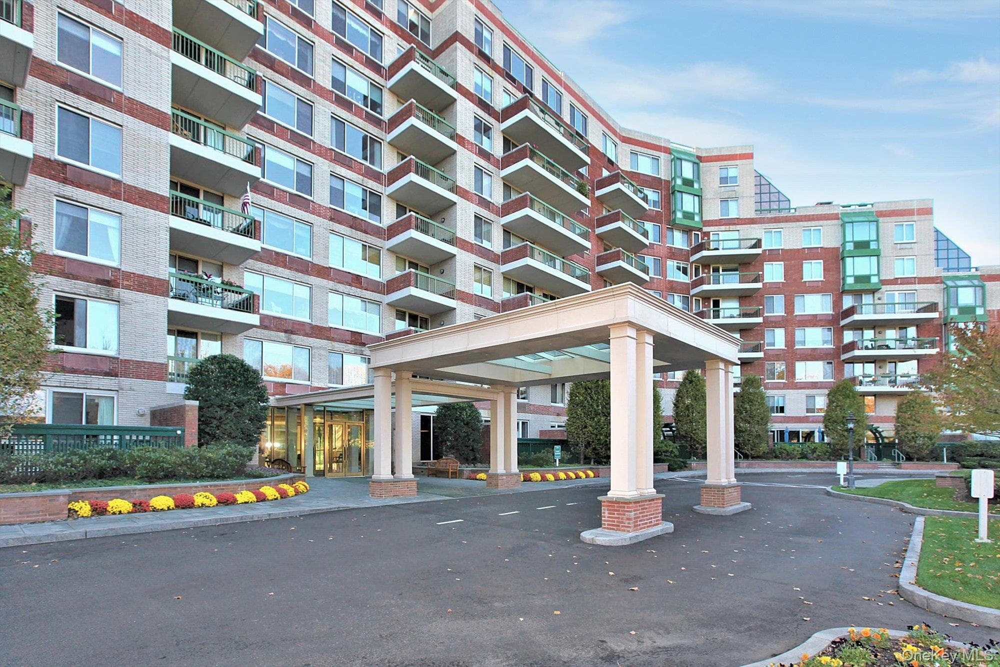 100 Hilton Avenue Unit: M3, Garden City