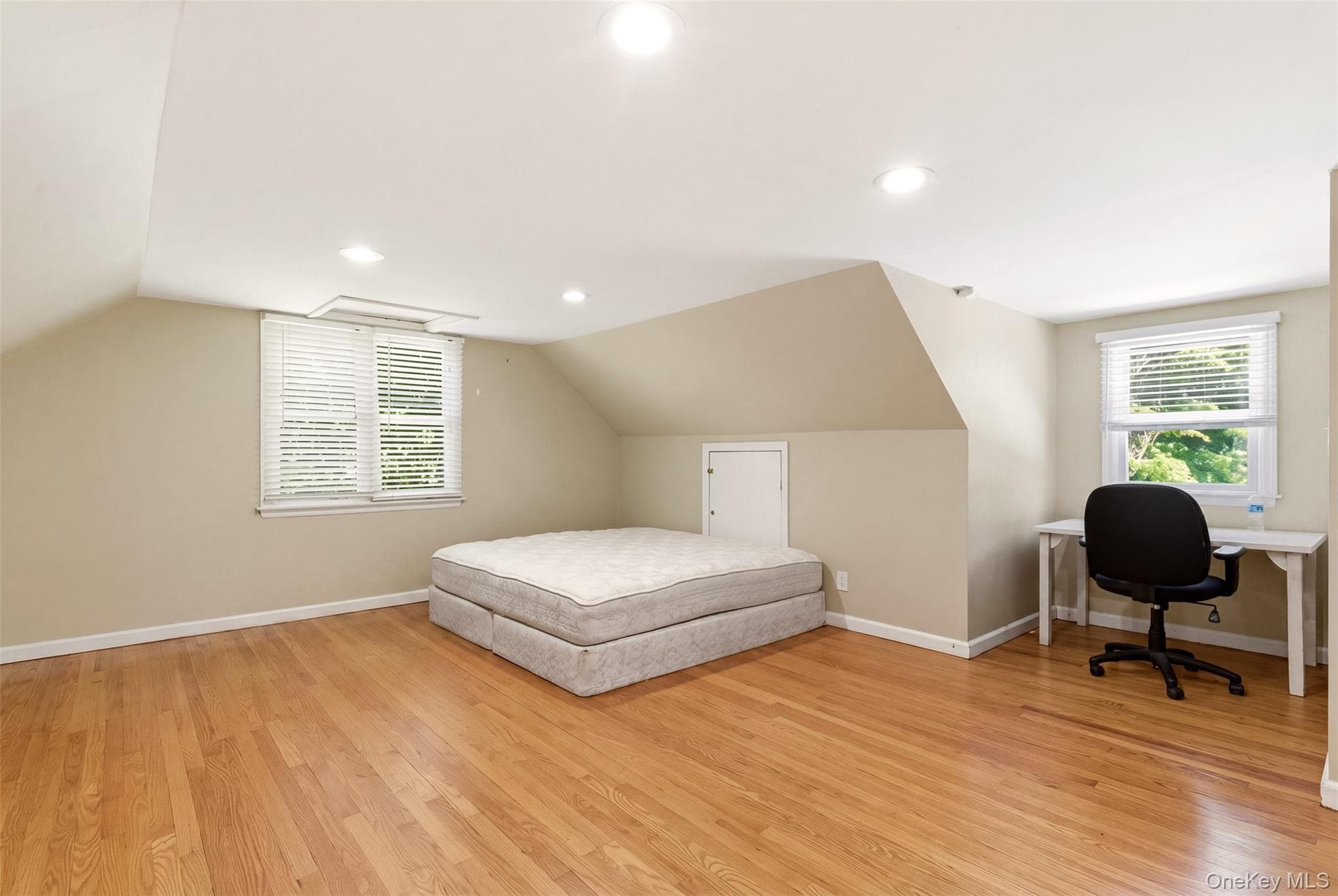 106 Vineyard Road thumbnail 21
