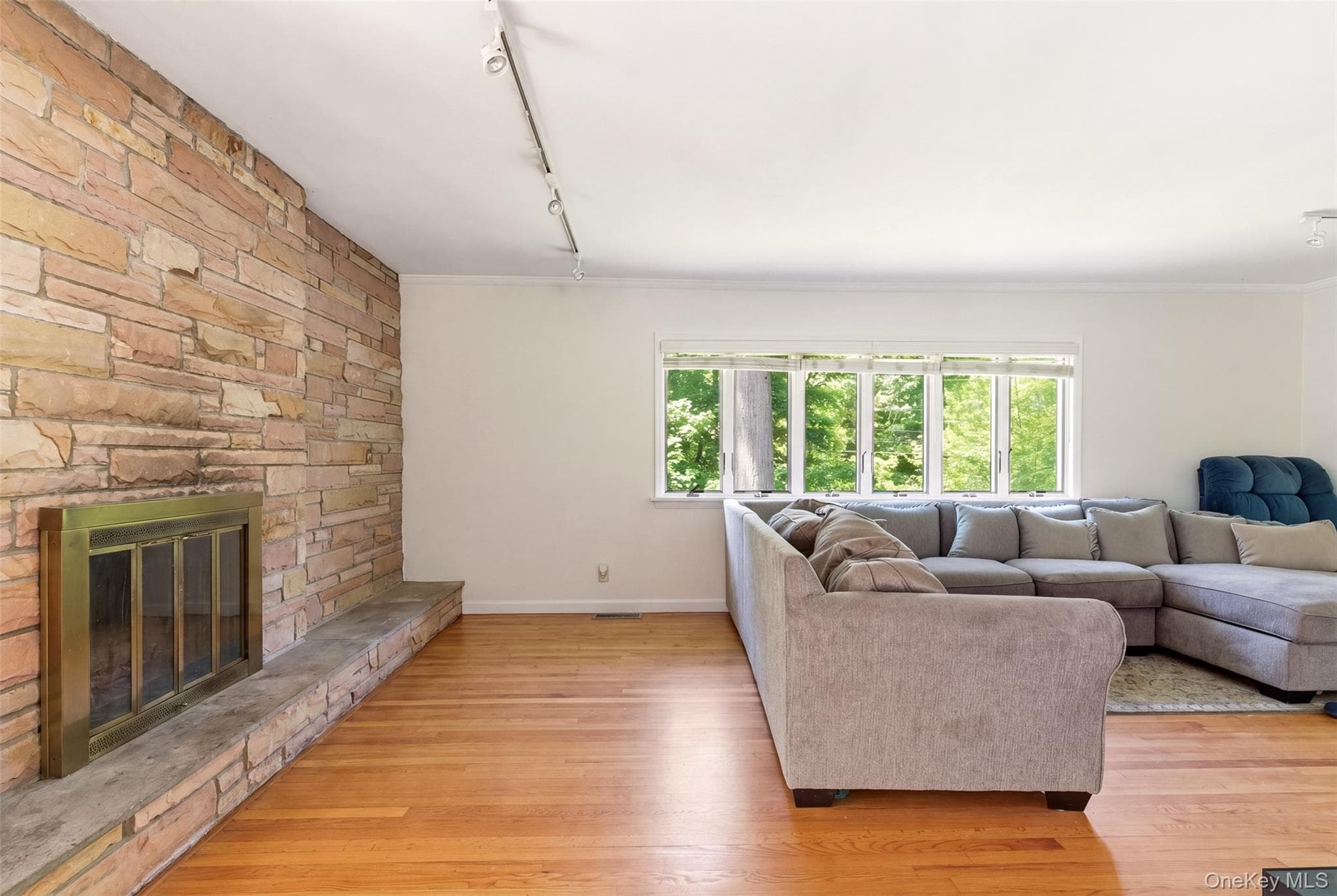 106 Vineyard Road thumbnail 6