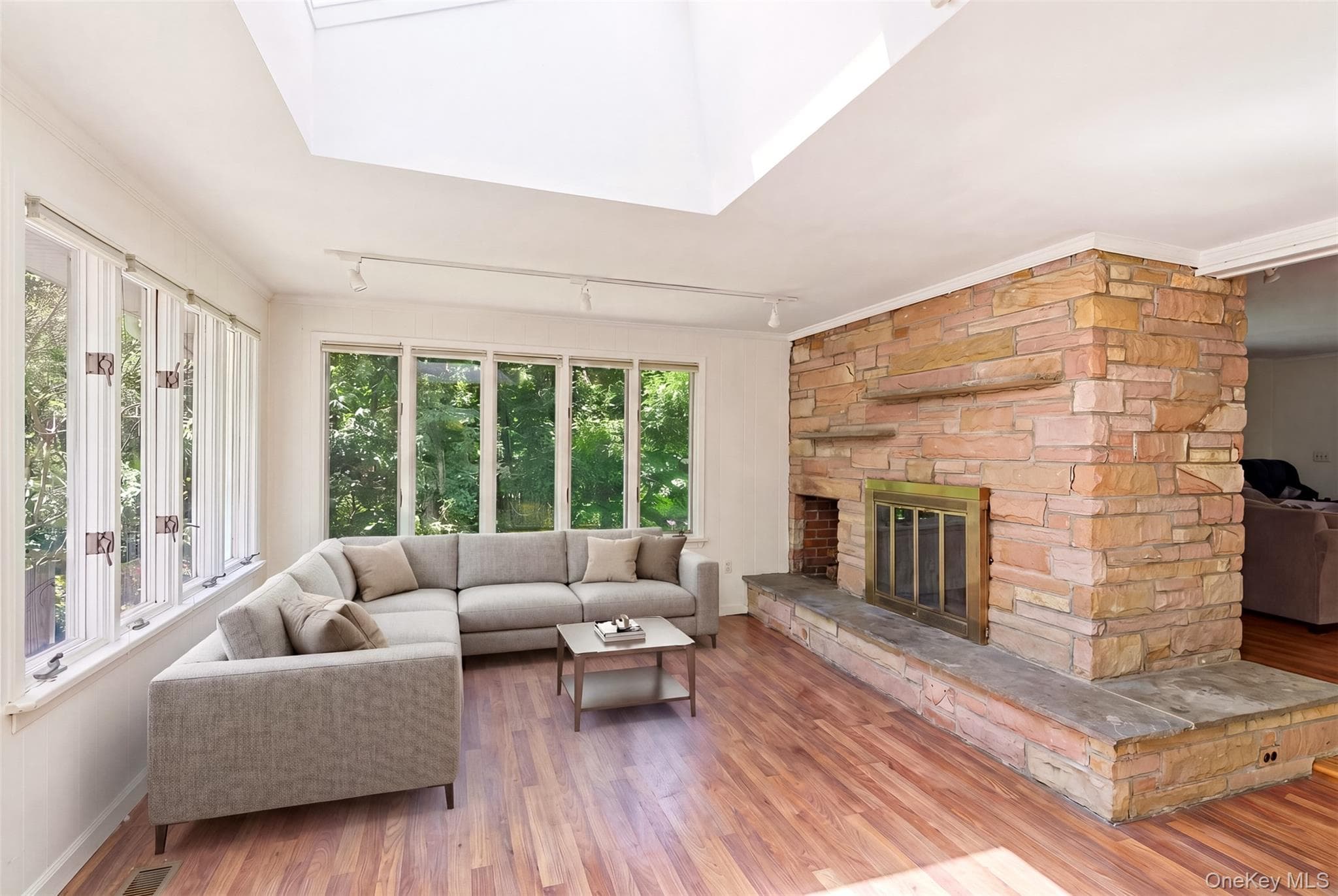 106 Vineyard Road thumbnail 14
