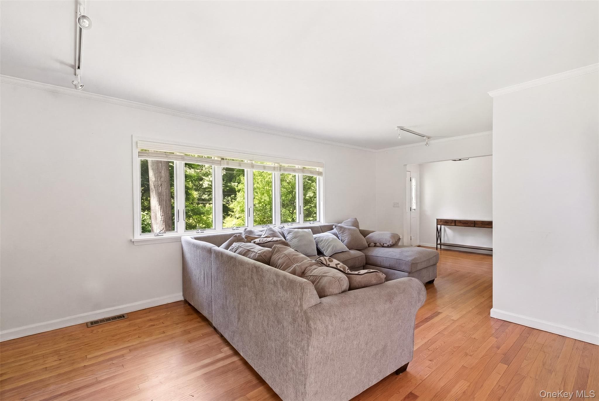 106 Vineyard Road thumbnail 5
