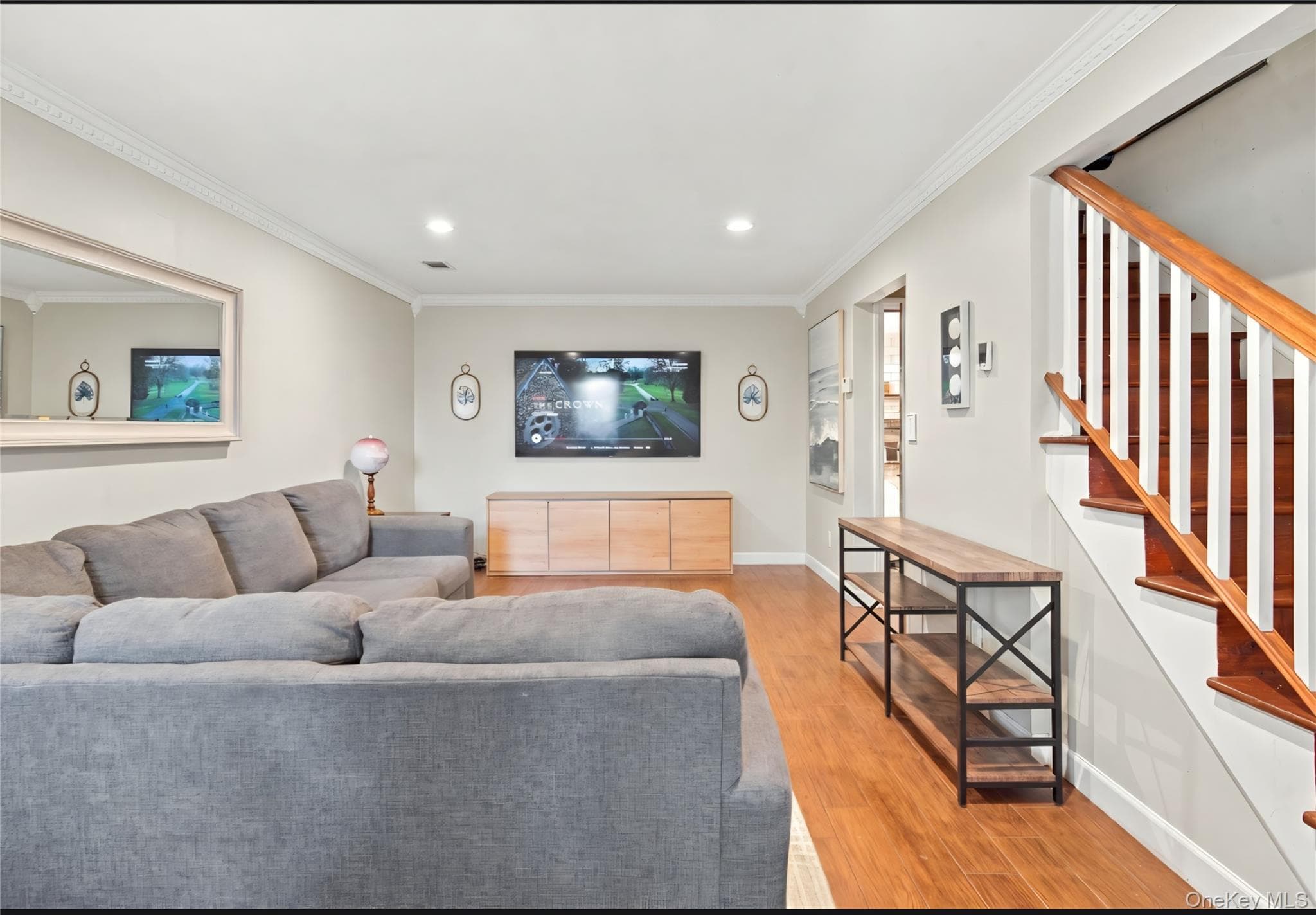 1 Alhambra Drive thumbnail 5