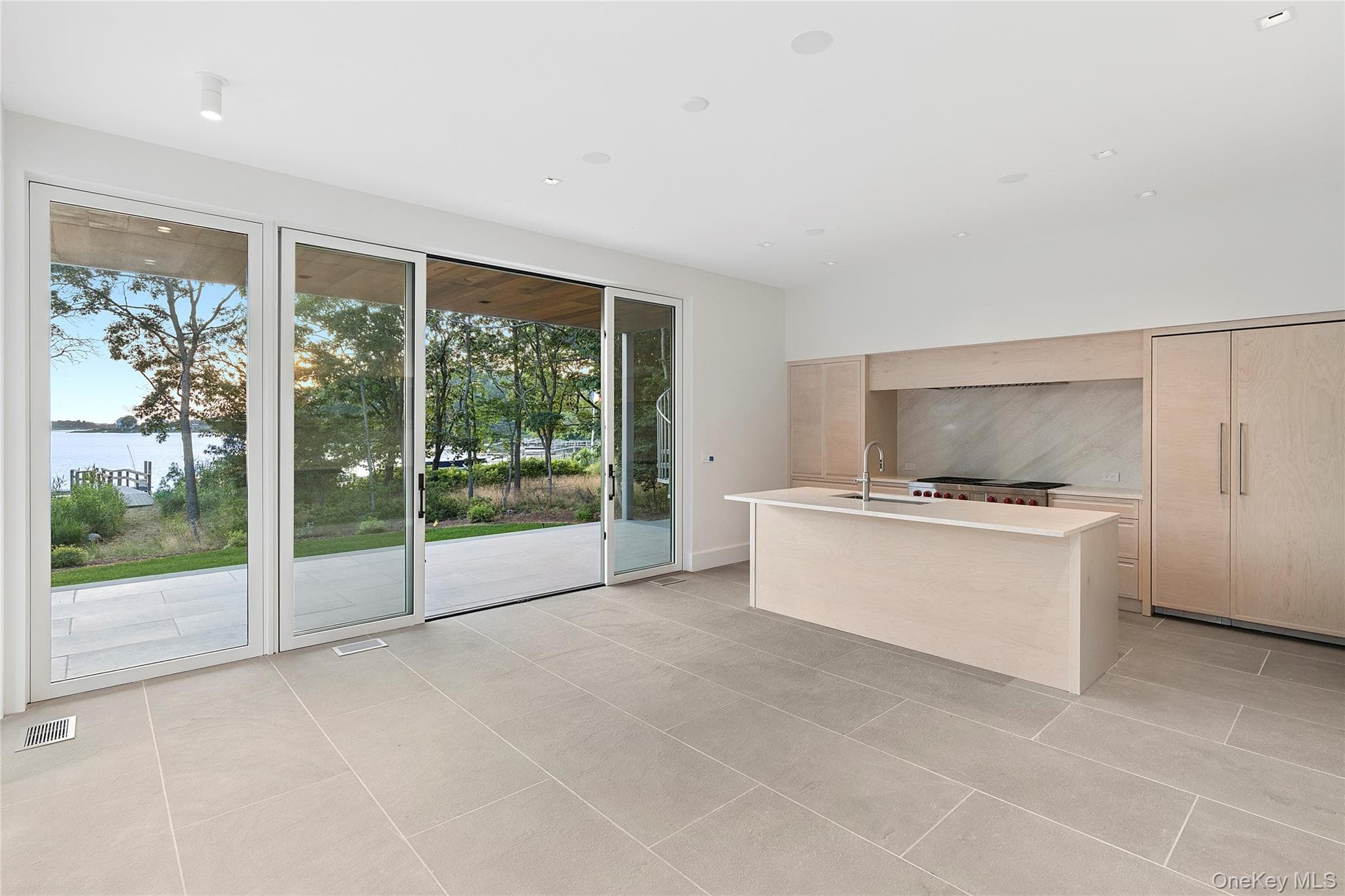 25 Bluff Point Road thumbnail 14