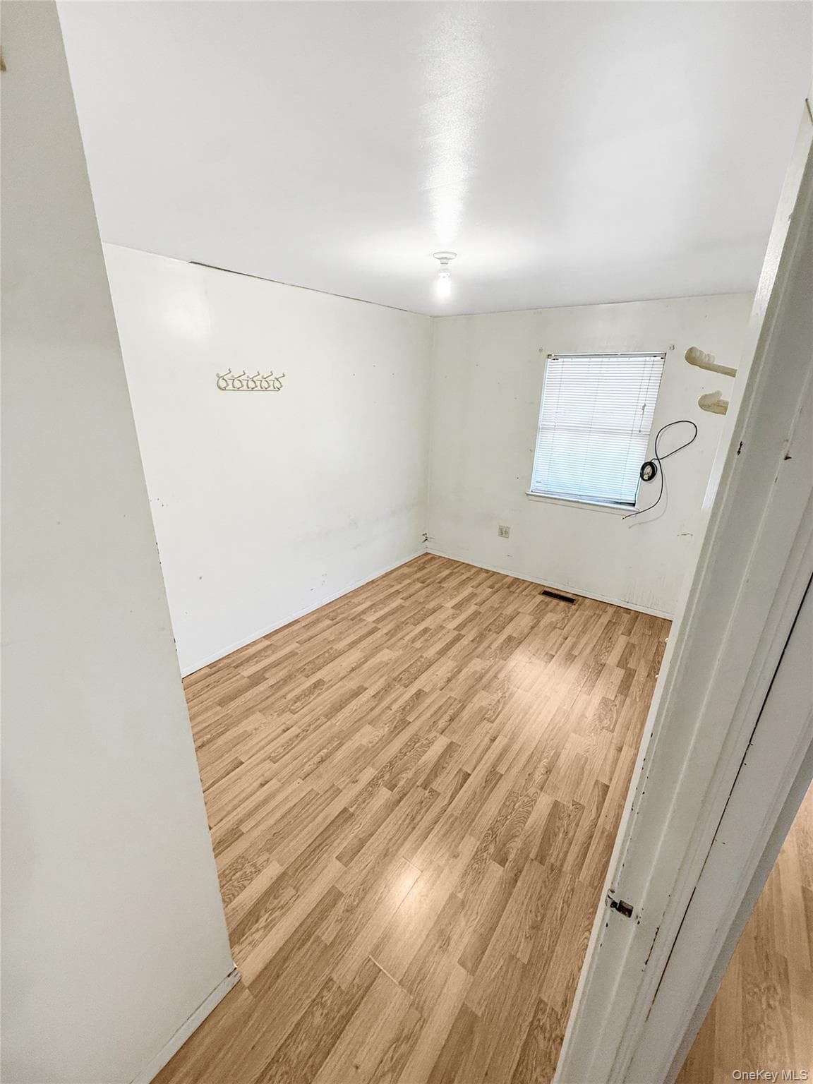 702 Saint Anns Avenue thumbnail 10