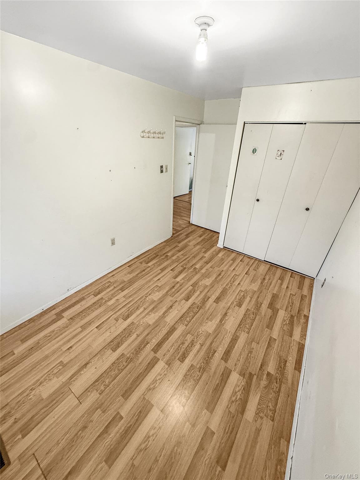 702 Saint Anns Avenue thumbnail 11