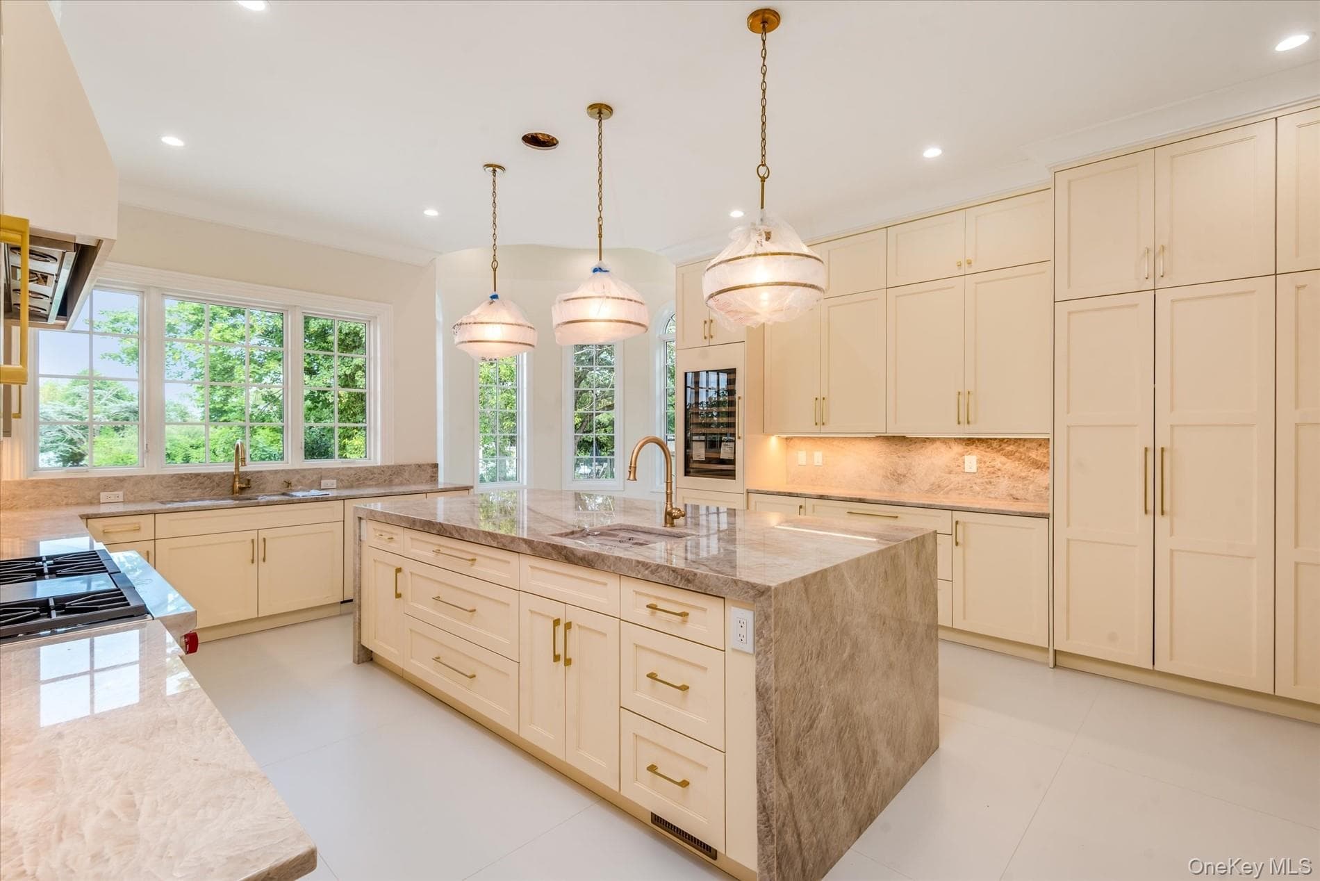 566 E Shore Road thumbnail 17