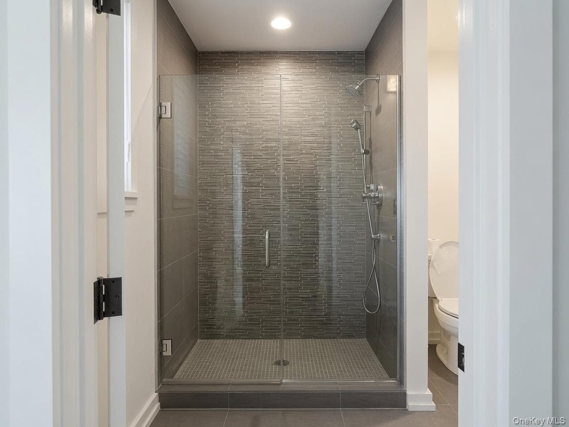 221 Bay Walk thumbnail 13