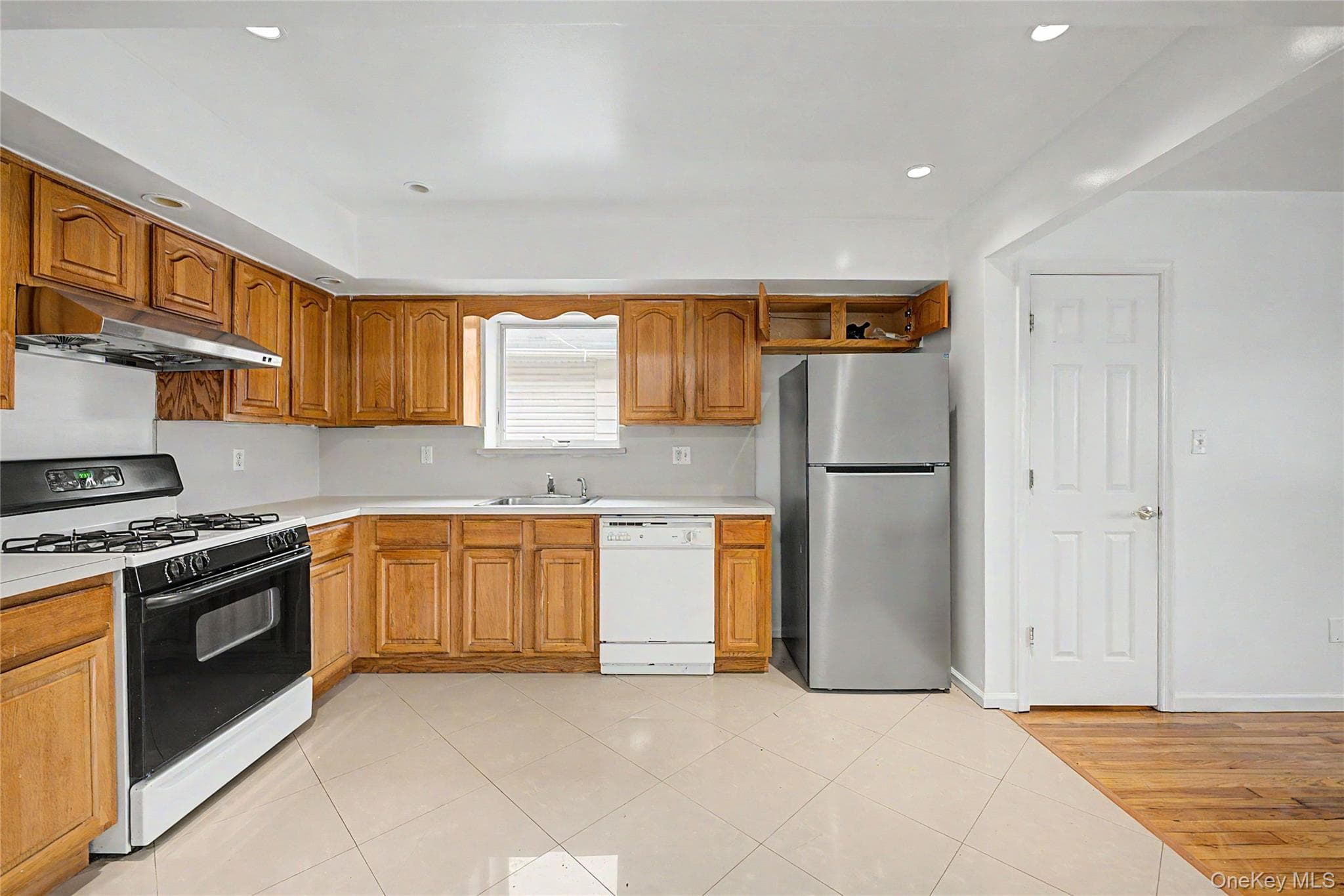 284 Dahlgren Place thumbnail 5