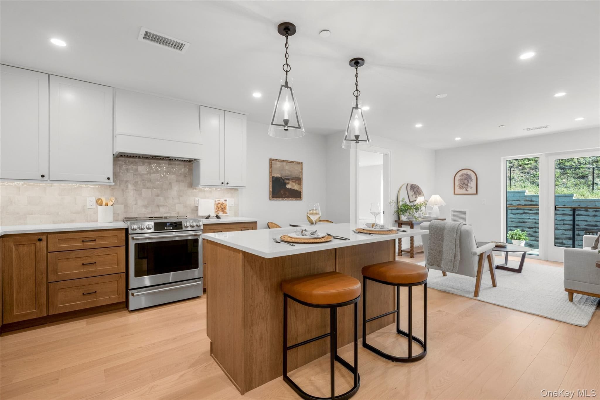 25 S Riverside Avenue Unit: 305 thumbnail 5