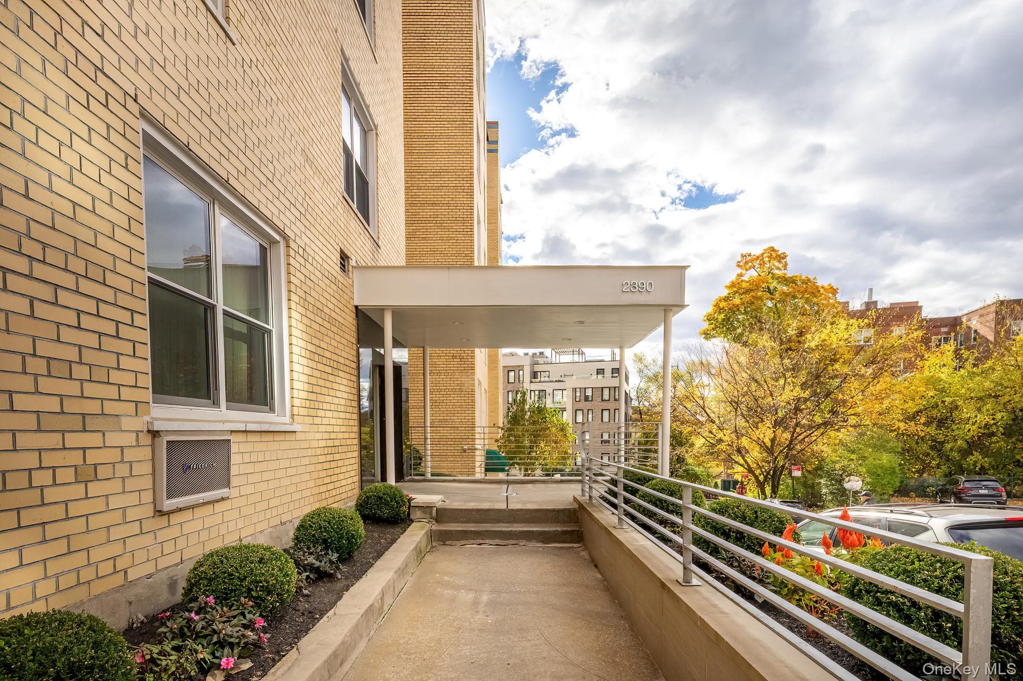2390 Palisade Avenue Unit: 5J thumbnail 2