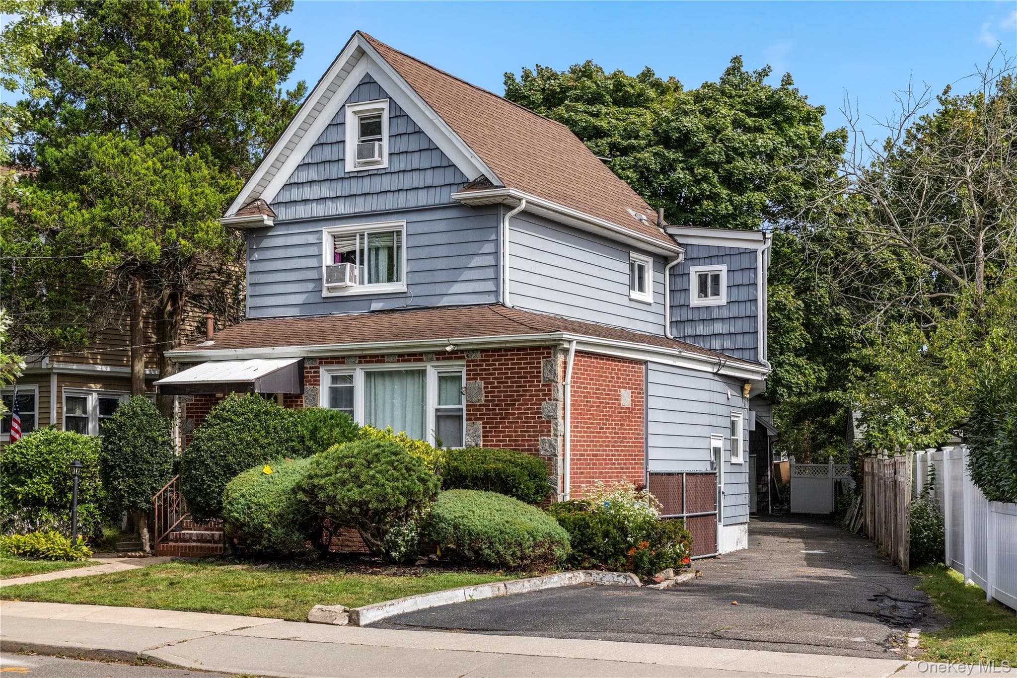 14 Chestnut Street, Lynbrook