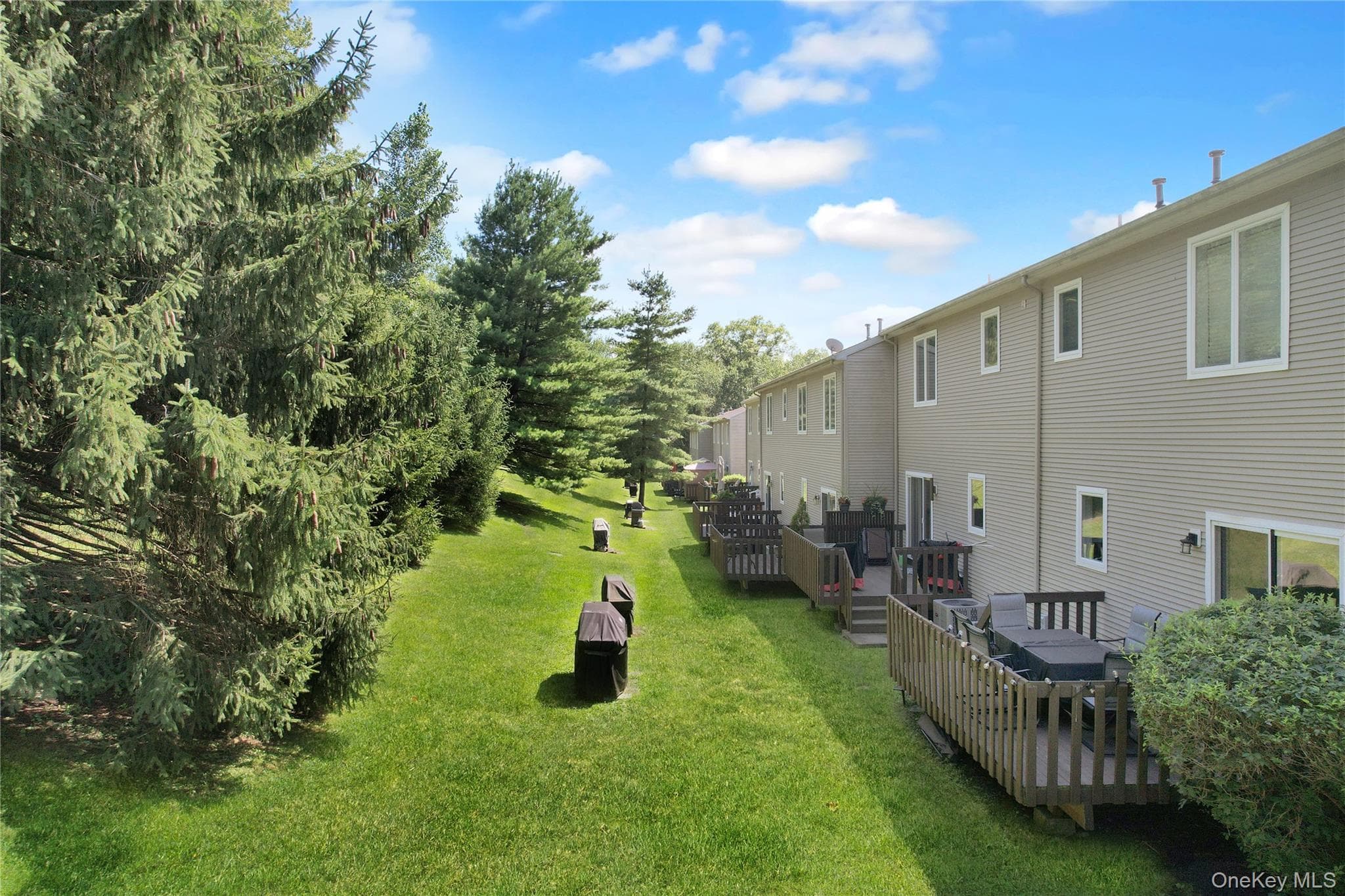 53 Leif Boulevard thumbnail 5