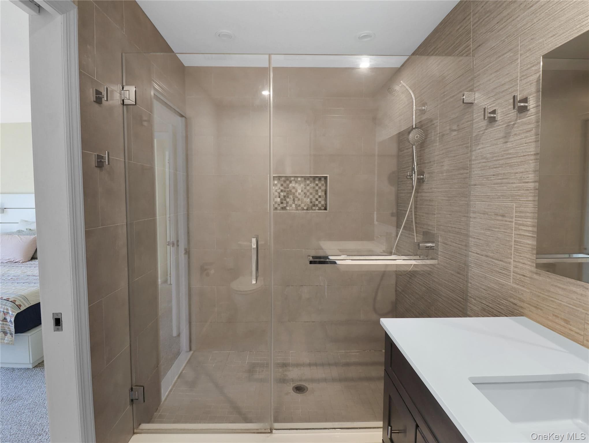 53 Leif Boulevard thumbnail 37