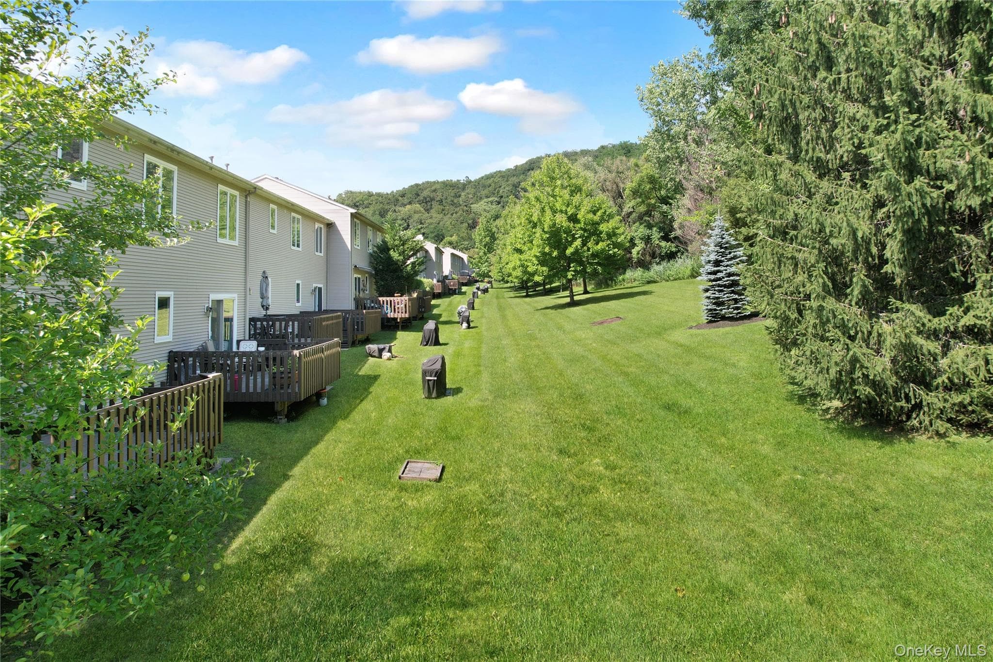 53 Leif Boulevard thumbnail 3