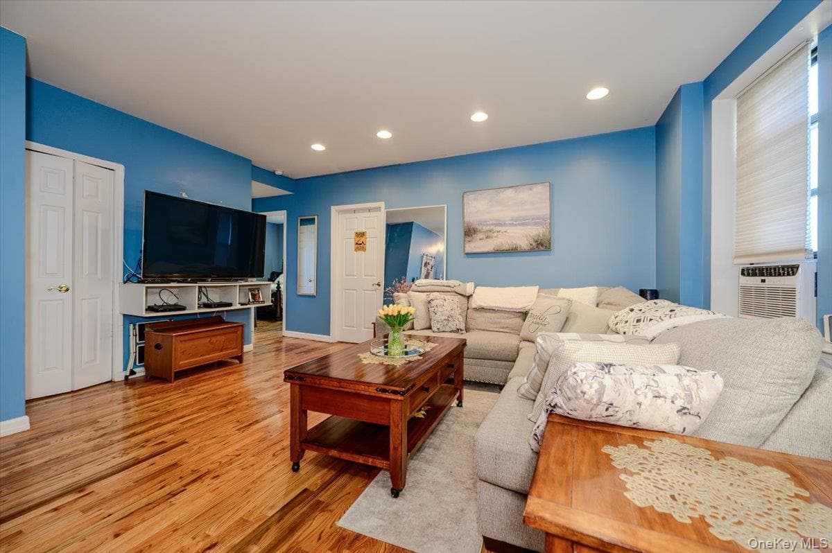 25 W Broadway Unit: 417 thumbnail 3