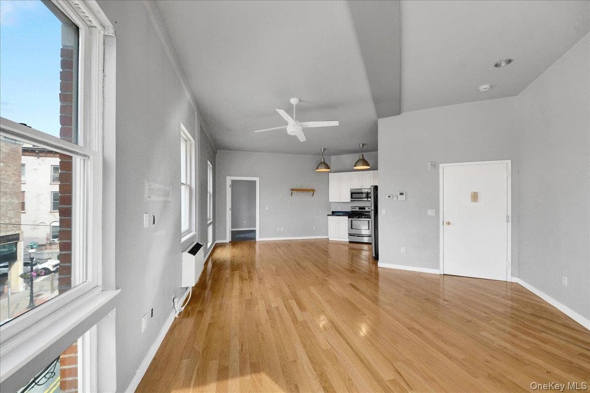 135 Main Street Unit: 201 thumbnail 3