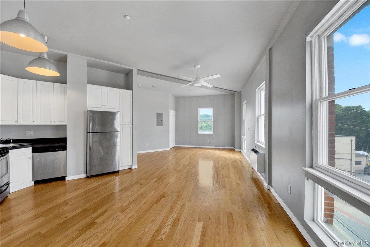 135 Main Street Unit: 201 thumbnail 2